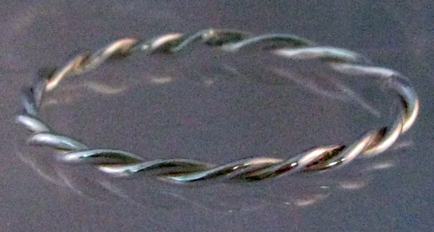 Sterling Silver Twist Ring 2012. Traditional Design.