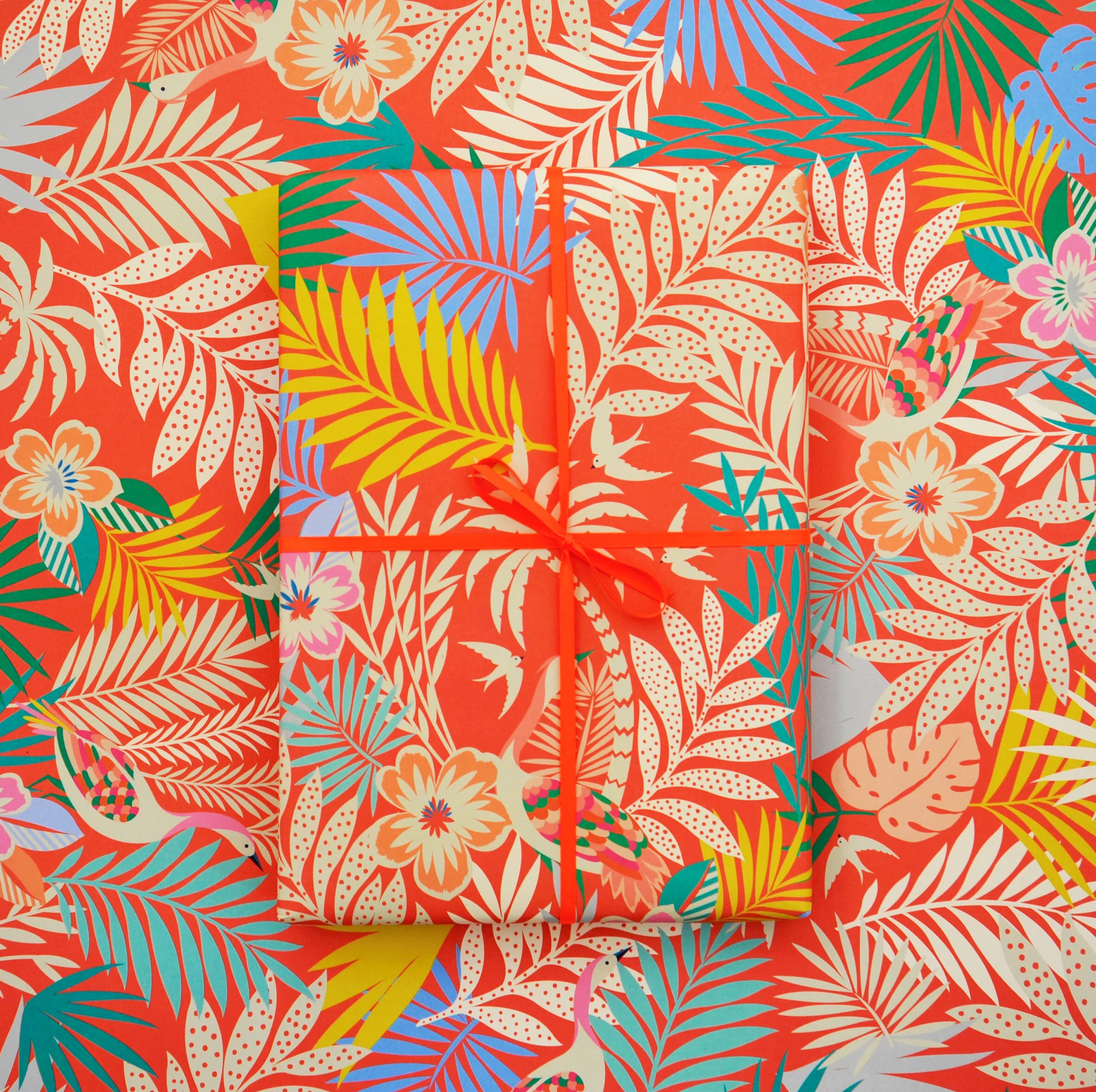 'Tropicana' wrapping paper collection