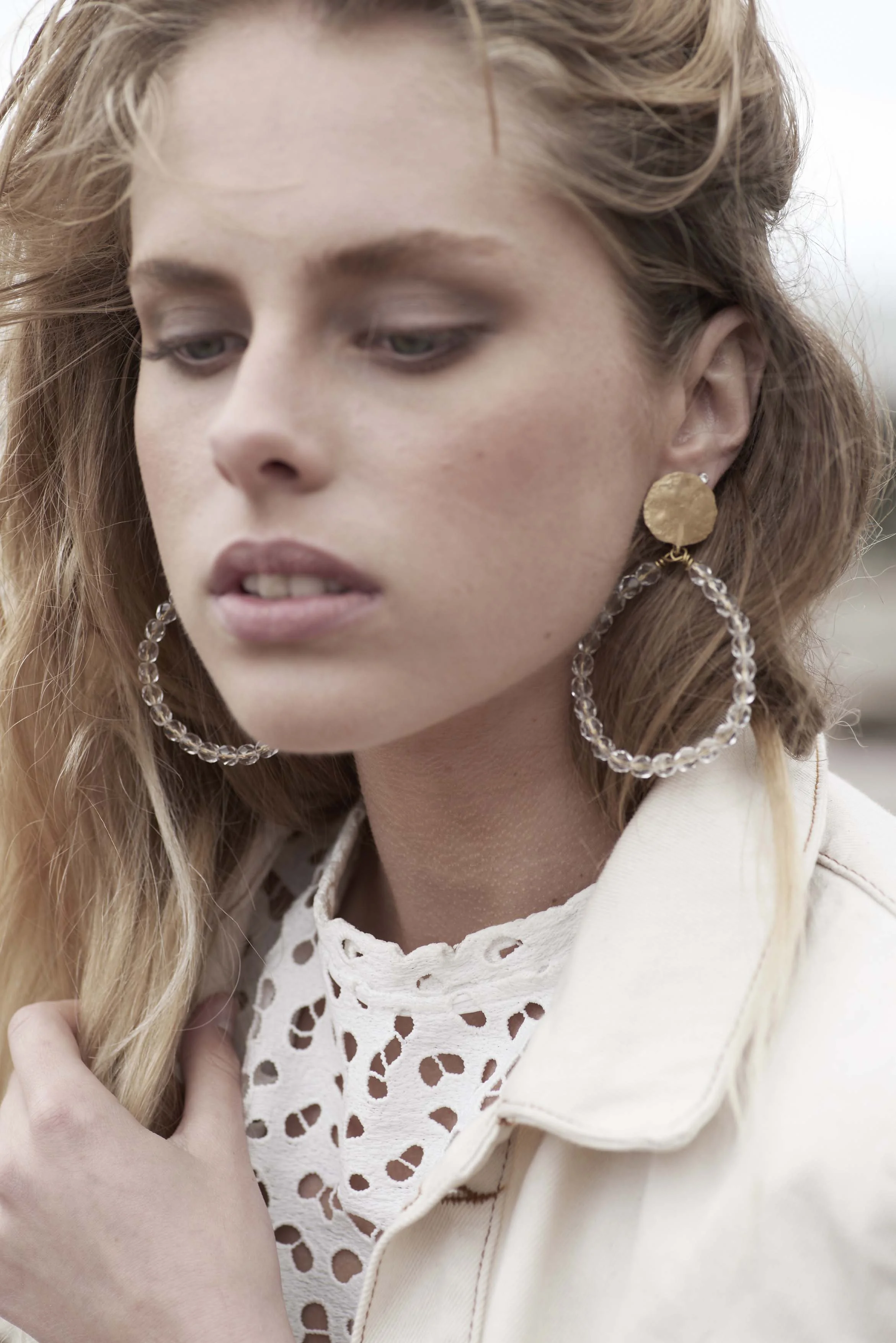 clearbeadednecklace_model.jpg