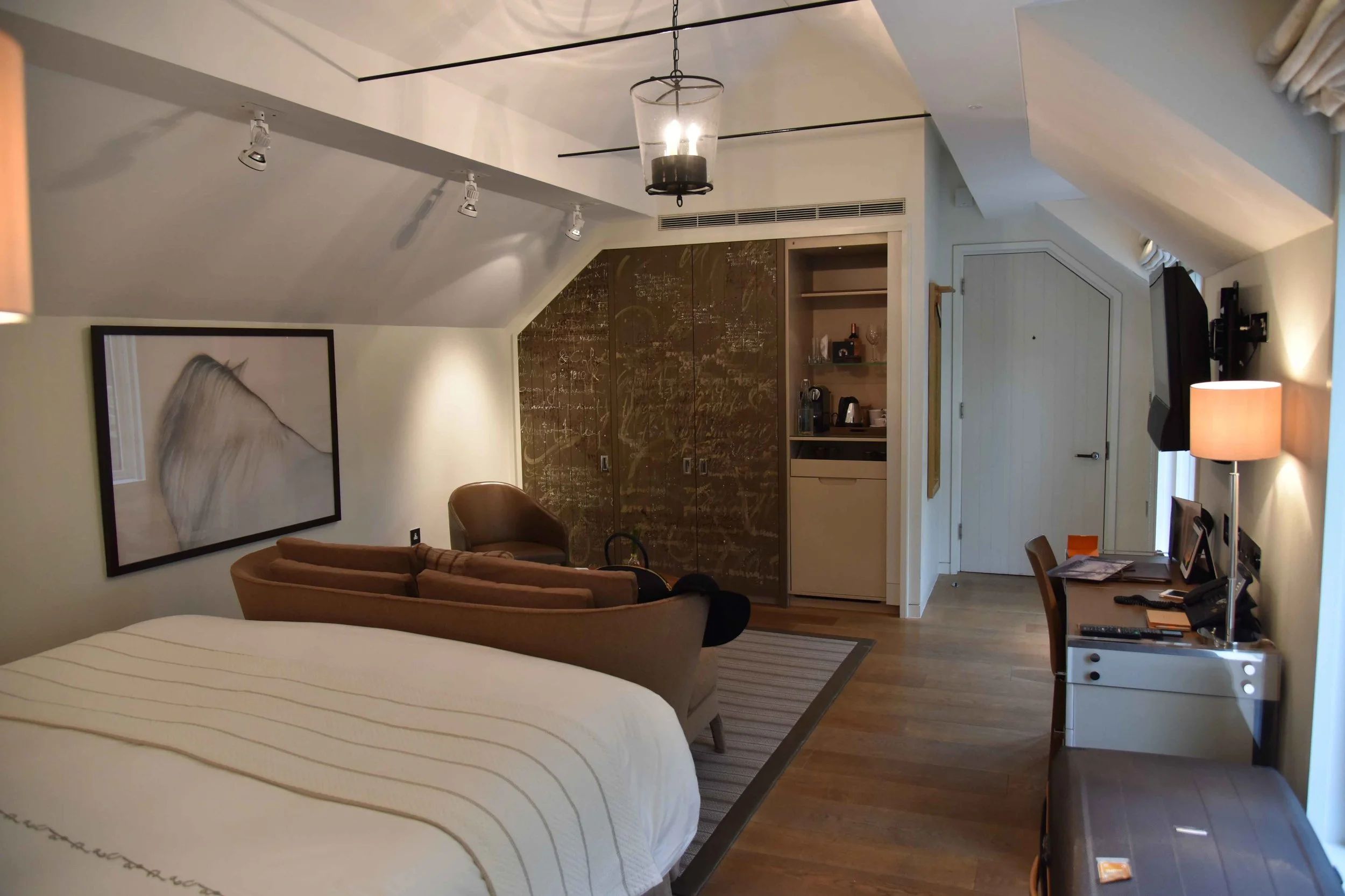 Stable Deluxe Rooms, Coworth Park Hotel & Spa, Ascot, UK. Image©thingstodot.com