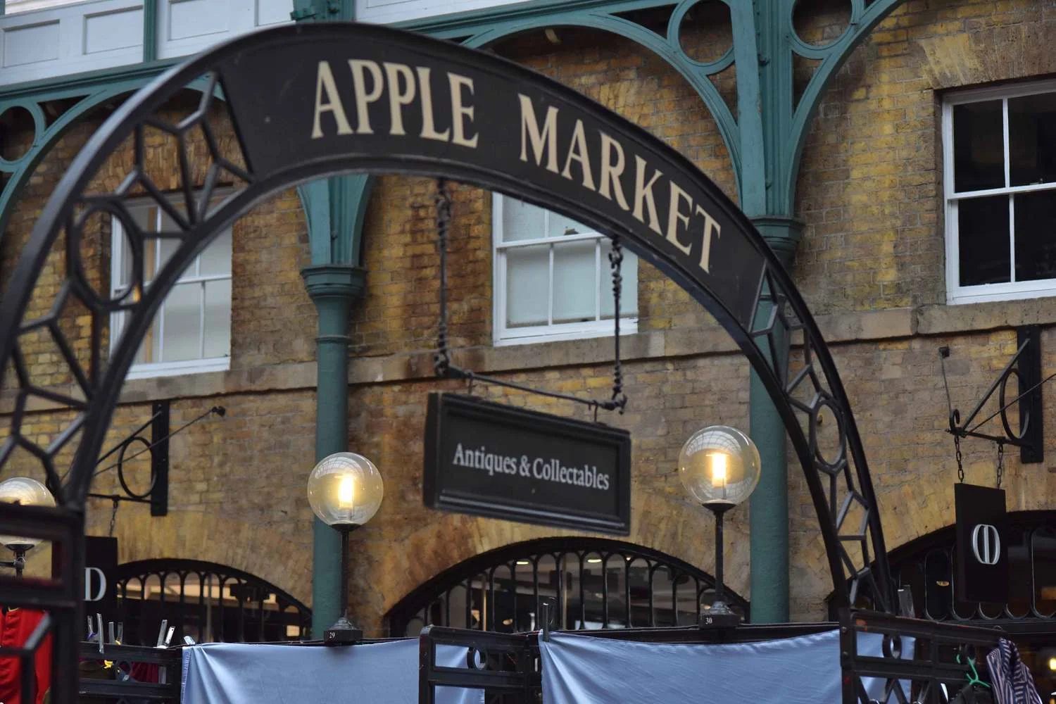 Covent Garden Apple Market, London, UK. Image©thingstodot.com
