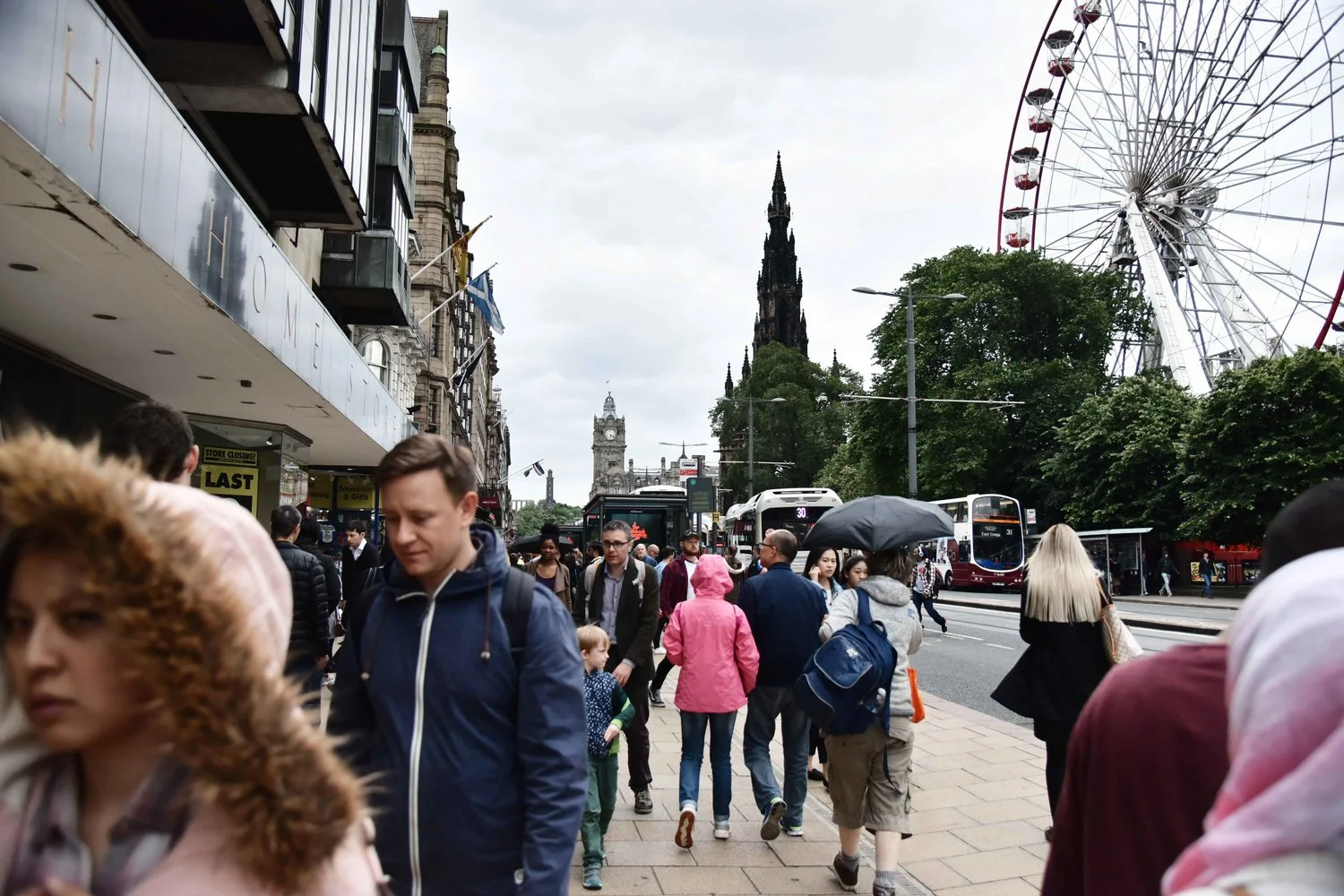 Princes Street, Edinburgh, Scotland. Image©thingstodot.com