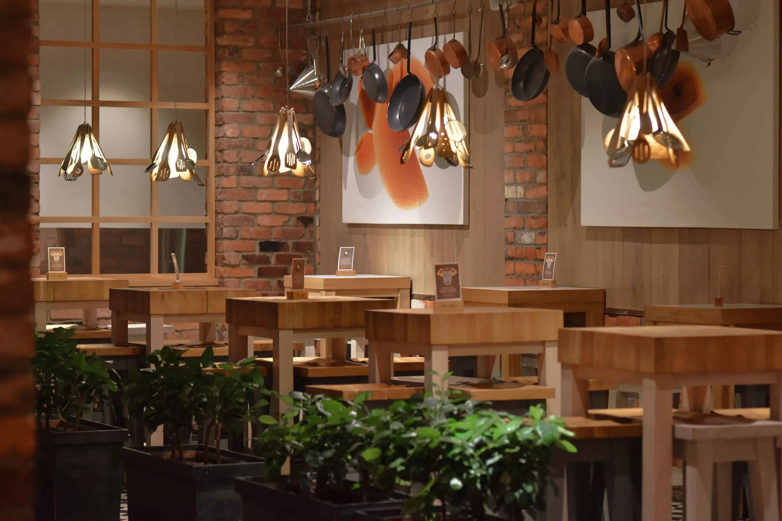 Pret A Manger, Bicester Village, designer shopping outlet near London, UK. Image©thingstodot.com