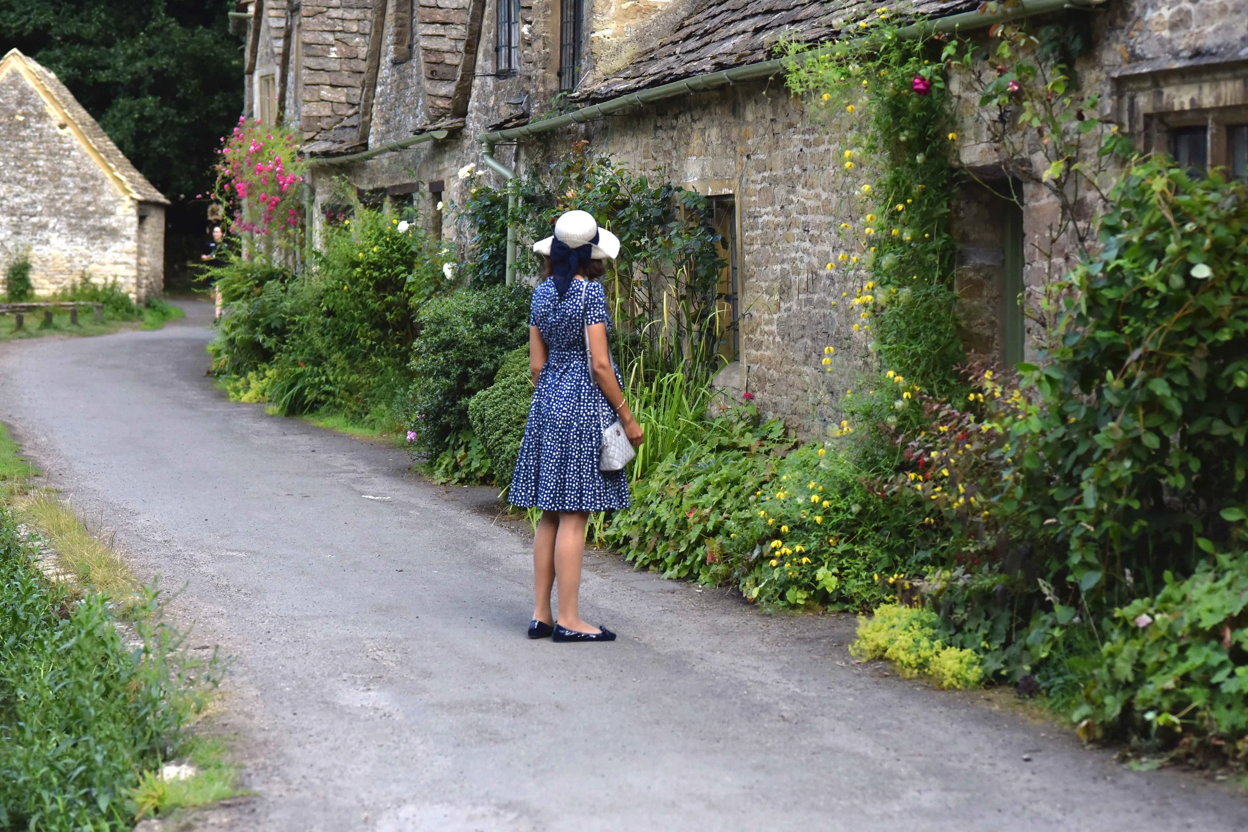 Bibury, Cotswold, England. Image©thingstodot.com