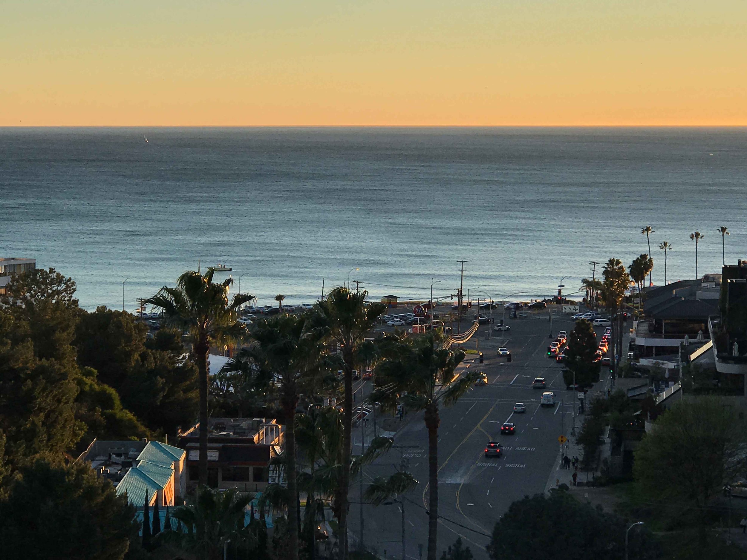 Pacific Coast Highway Beach, sunset, Pacific Palisades, CA. Image©thingstodot.com