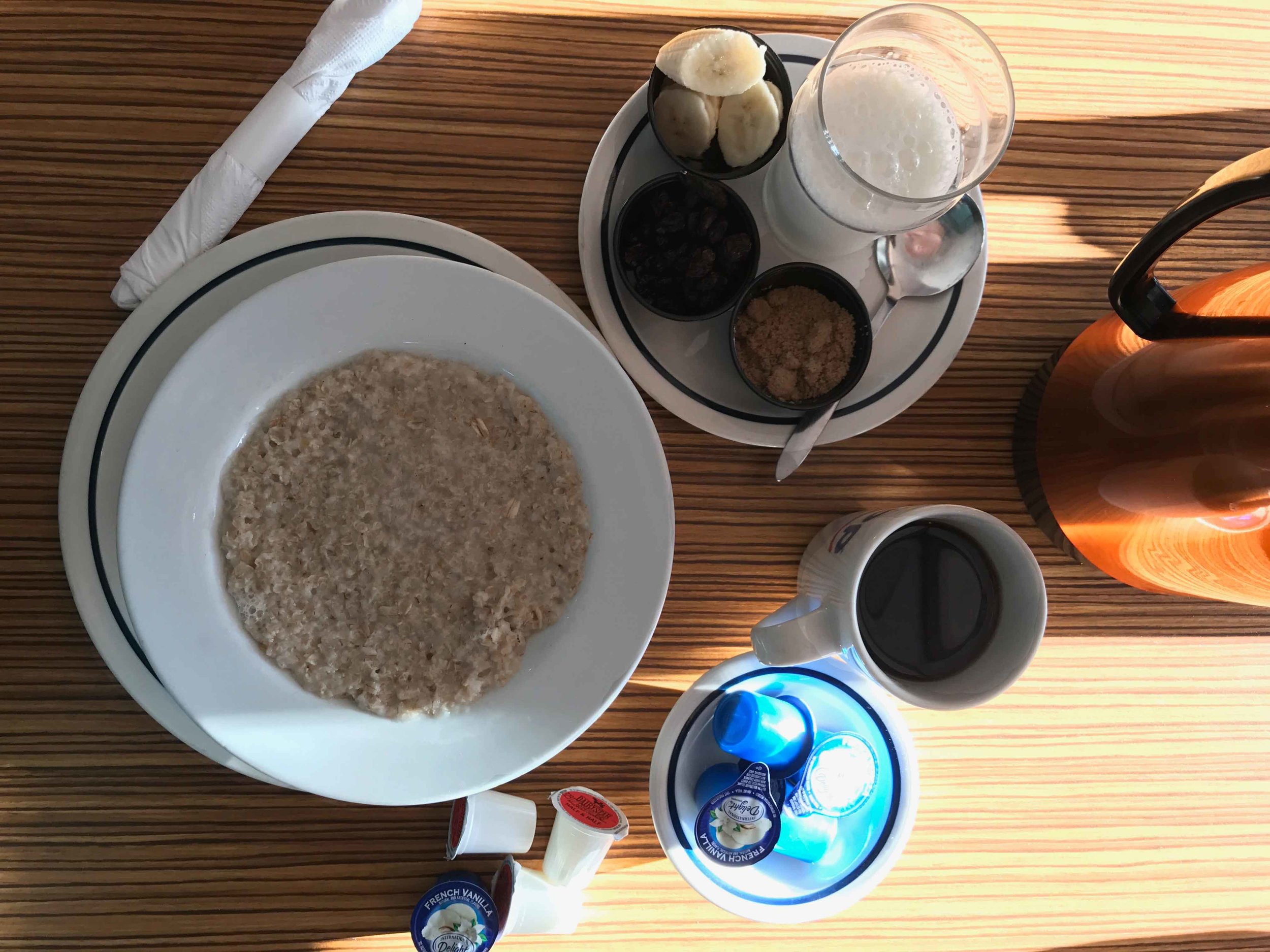 Oatmeal breakfast, IHOP, Los Angeles, USA. Image©thingstodot.com