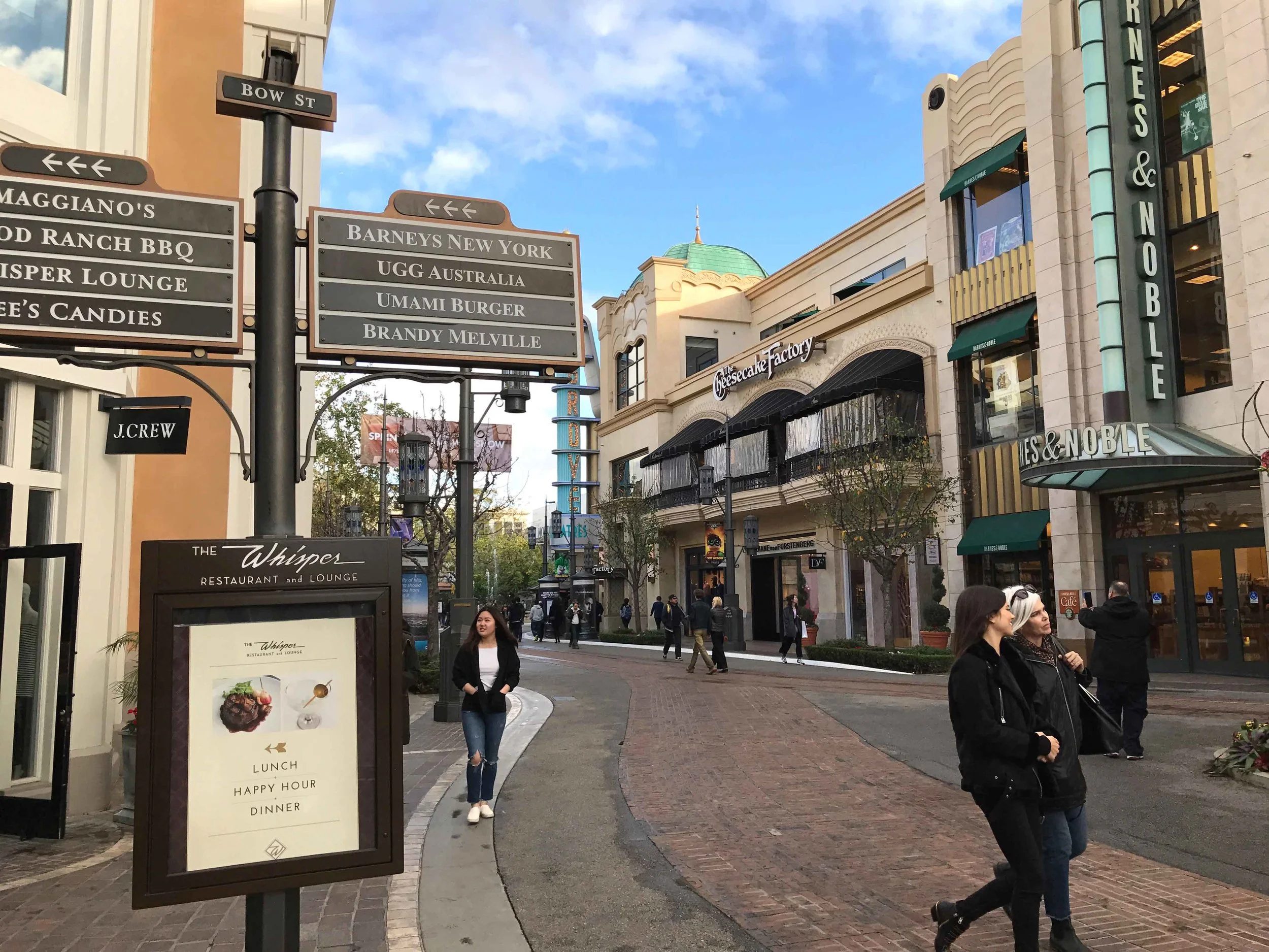 The Grove, Los Angeles. Image©thingstodot.com