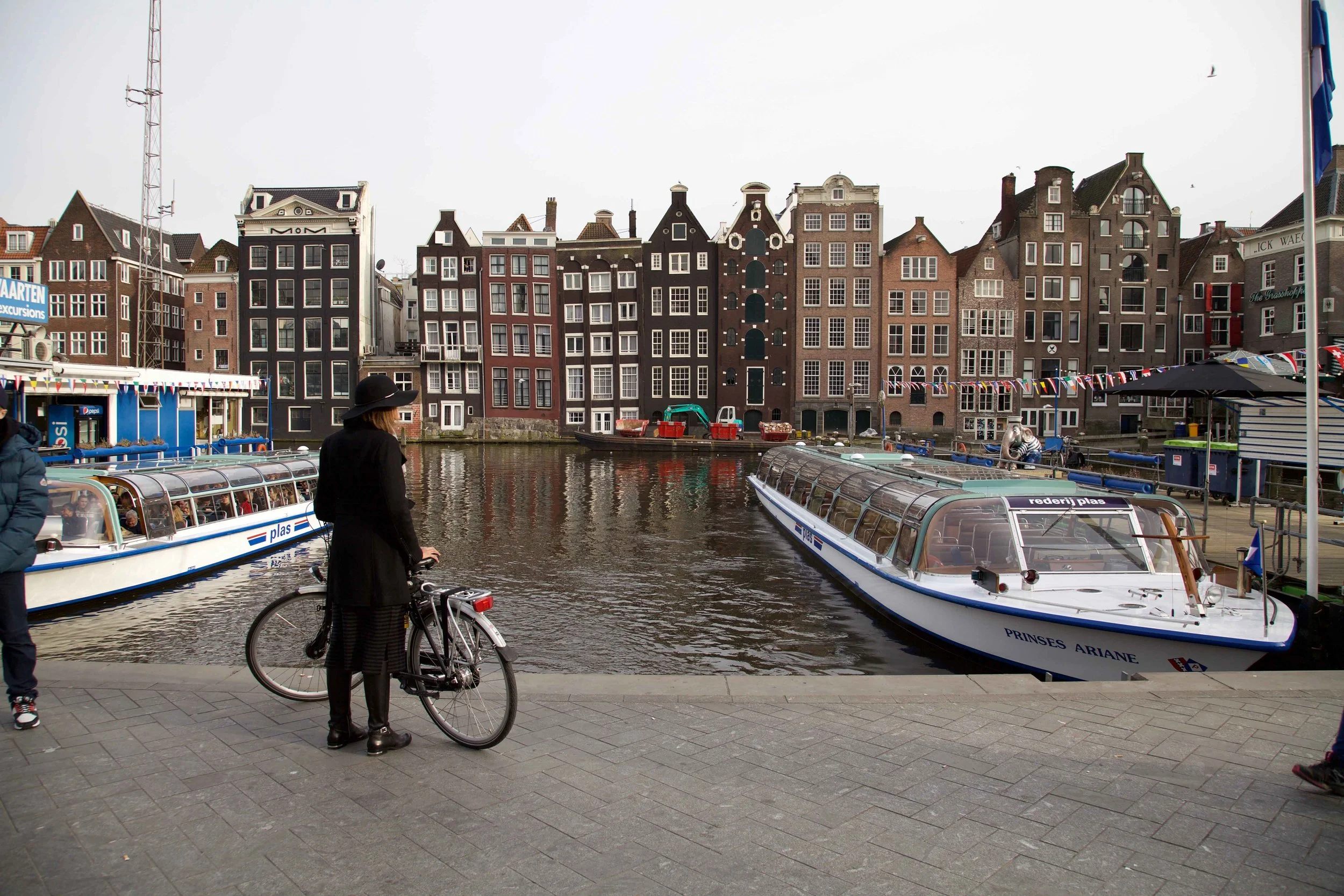  Amsterdam at sunset. Photo: Fabio Ricci. Image©thingstodot.com