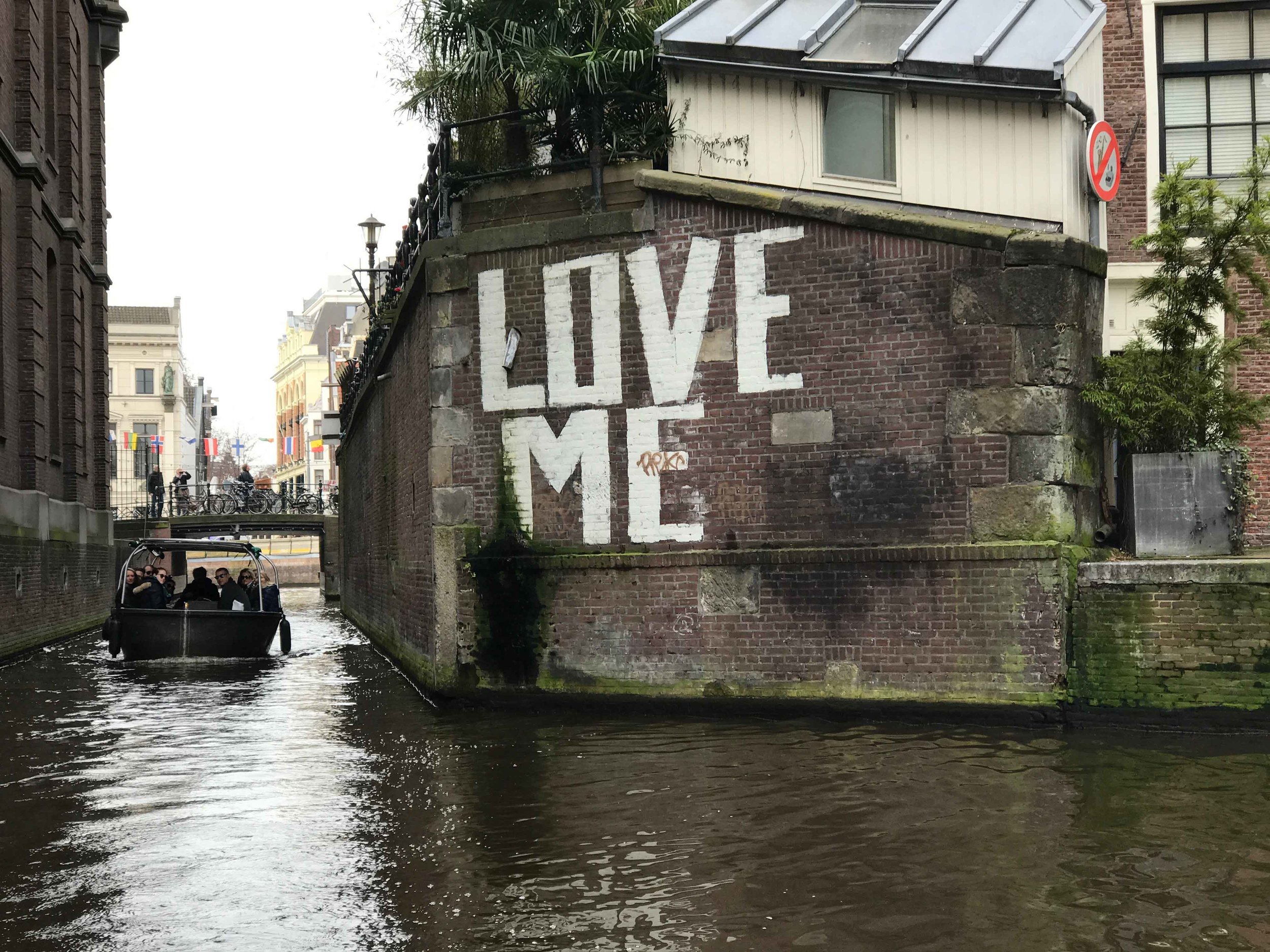 The first wall of Amsterdam. Image©thingstodot.com