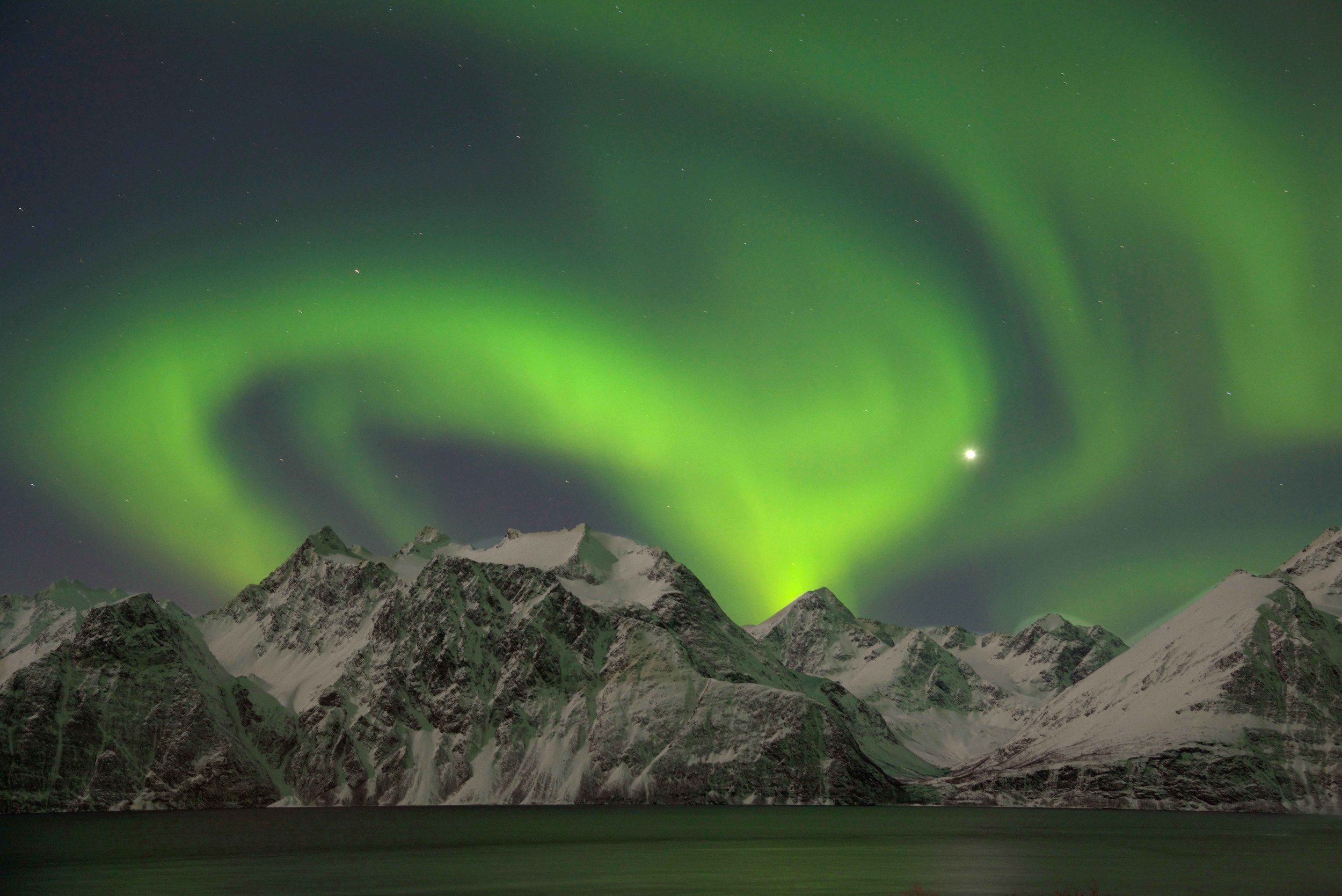 Northern Lights, Aurora Borealis, Lyngen Fjord, shot from Lyngen Lodge, Norway. Image©thingstodot.com