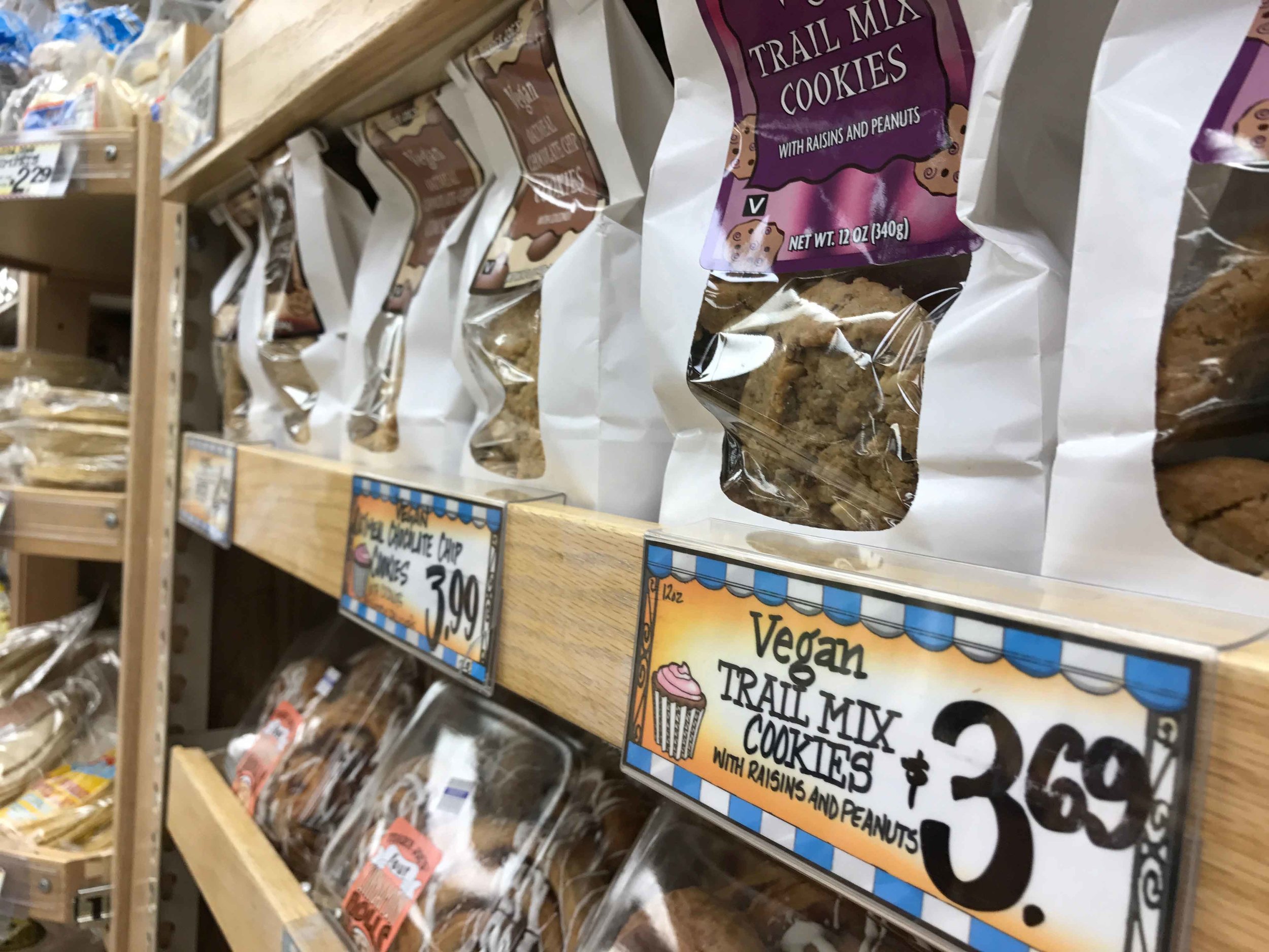 Trader Joe's grocery store, Los Angeles. Image©thingstodot.com