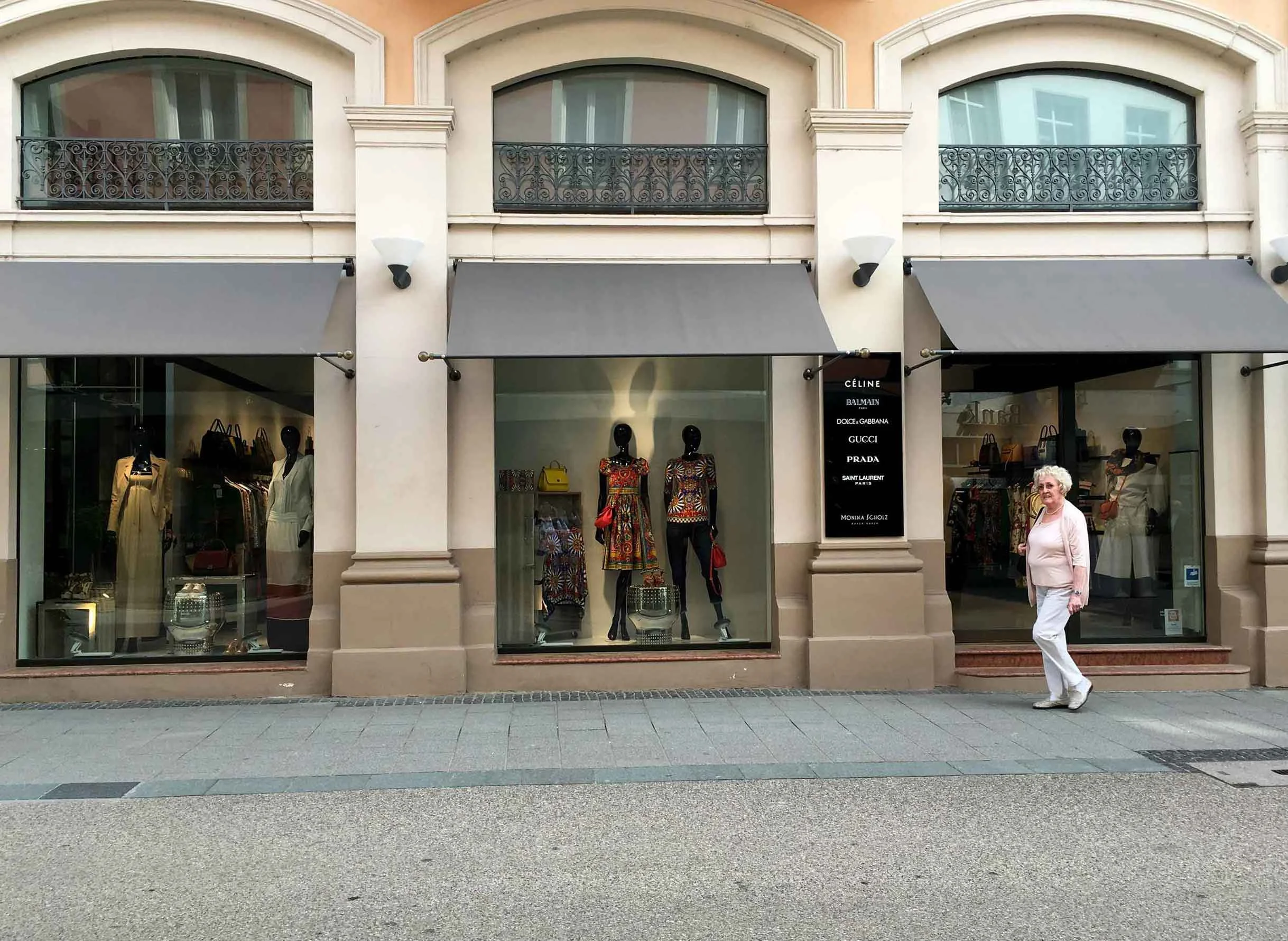 Shopping, Baden Baden, Germany. Image©thingstodot.com