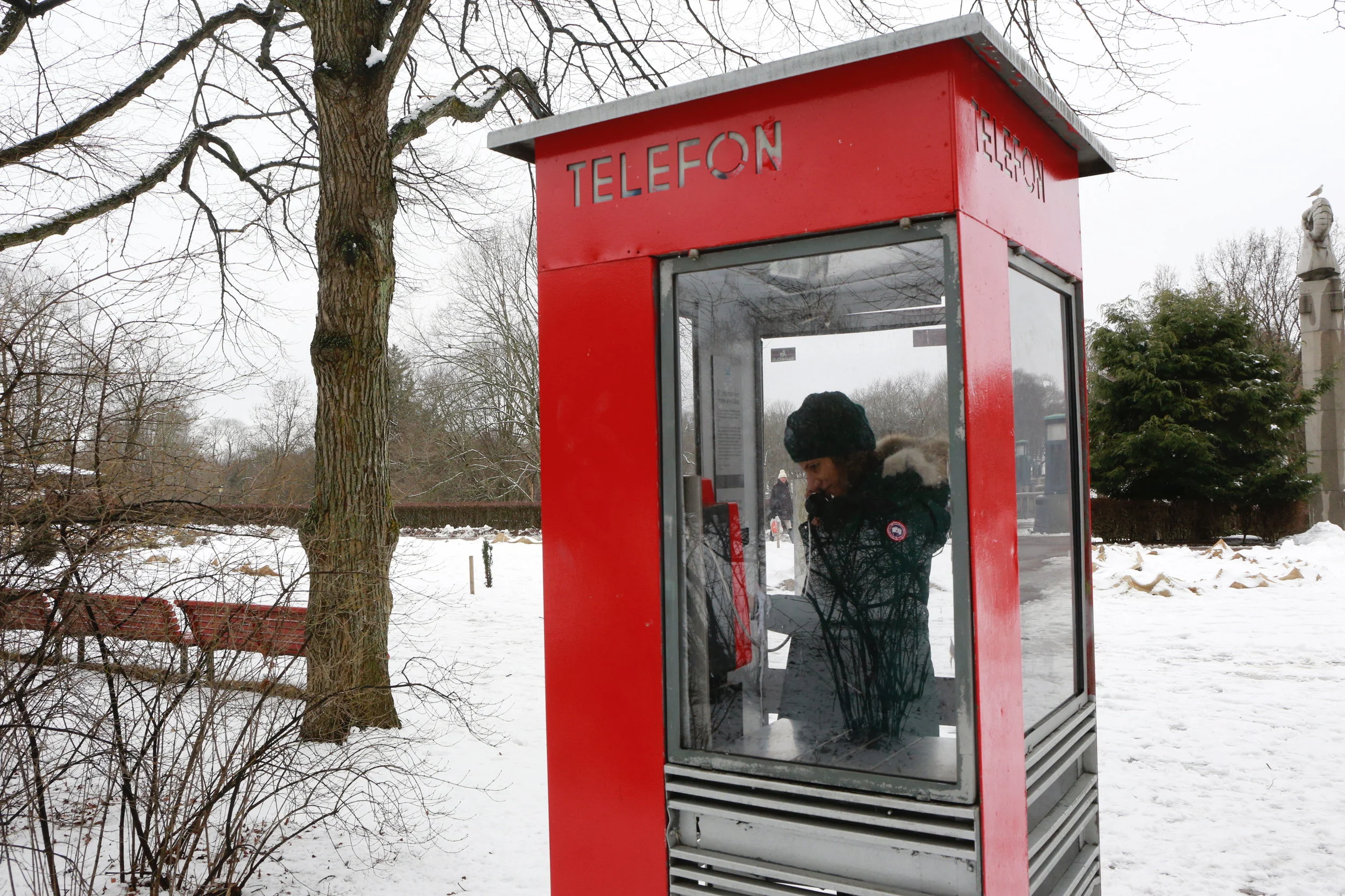 Red Telephone Booth, telefonkiosk, Vigeland Sculptor Park, Oslo, Norway. Photo: Oslo Photo Tour Image©thingstodot.com