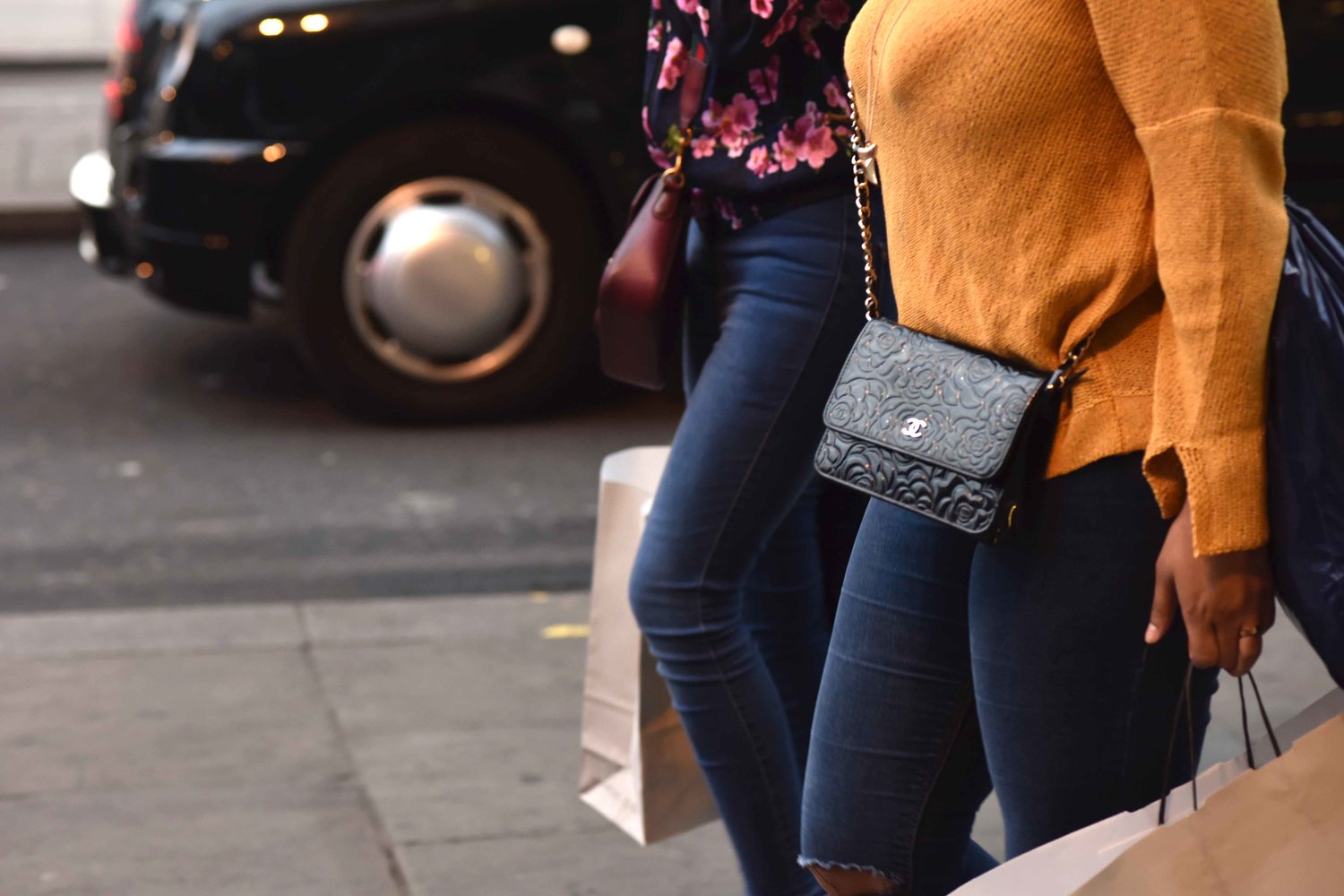 Chanel handbag, London Street Fashion, London, UK. Photo:Gunjan Virk. Image©thingstodot.com