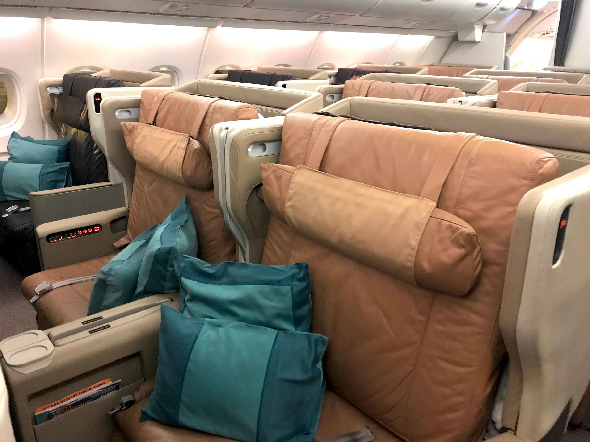 Singapore Air, Delhi to Singapore, Business Class, A380. Image©thingstodot.com