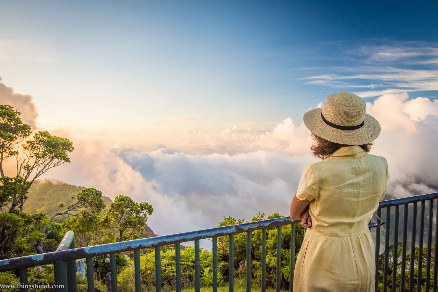 Kalalau Lookout, Kauai, Hawaii. Photo: Patrick Kelley, www.pk-worldwide.com. Image©www.thingstodot.com.