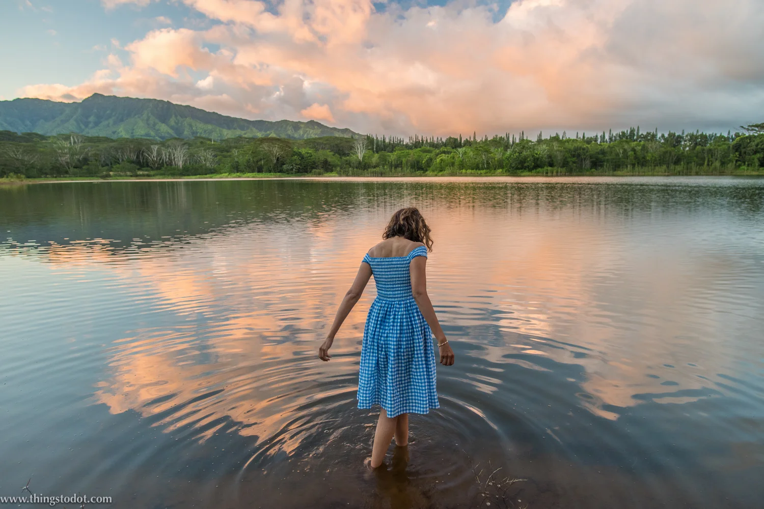 Wailua Lake, Kauai, Hawaii. Photo: www.pk-worldwide.com (Patrick Kelley), Image©www.thingstodot.com