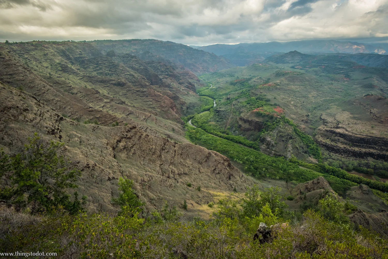 Waimea Canyon Lookout, Kauai, Hawaii. Photo: Patrick Kelley (www.pk-worldwide.com). Image©www.thingstodot.com