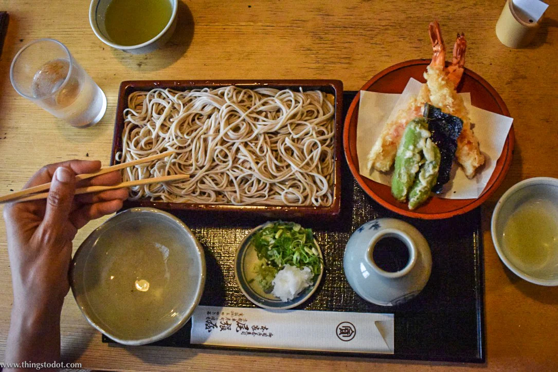 Tenseiro, tempura with cold soba noodles, Honke Owariya, soba restaurant, Kyoto, Japan. Image©www.thingstodot.com.
