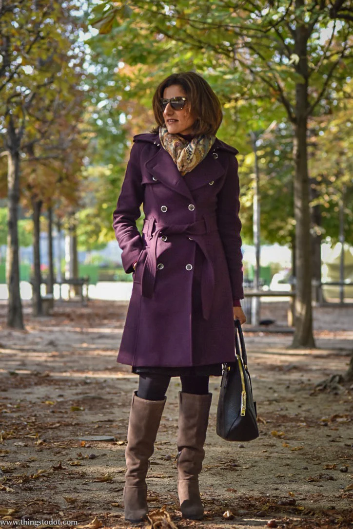 Karen Millen fall/winter coat, Karen Millen suede boots, Burberry bag, Jardin des Tuileries, Paris, France. Photo: Nina Shaw. Image©www.thingstodot.com.