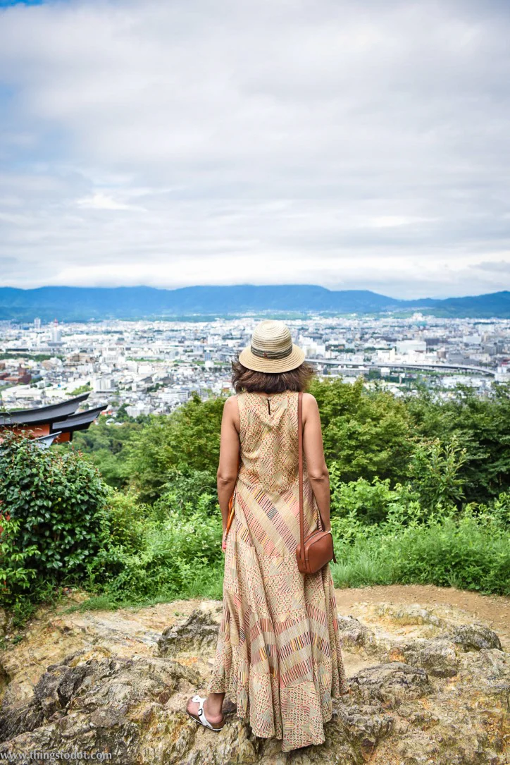Fushimi Inari Shrine, Yotsutsuji intersection, Kyoto, Japan. Image©www.thingstodot.com