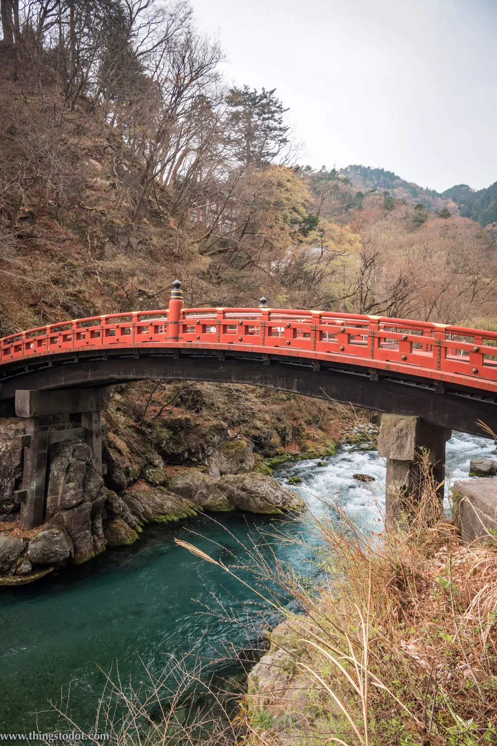 Shinkyo Bridge, Nikko, Japan. Image©www.thingstodot.com. Photo: Yuga Kurita. 