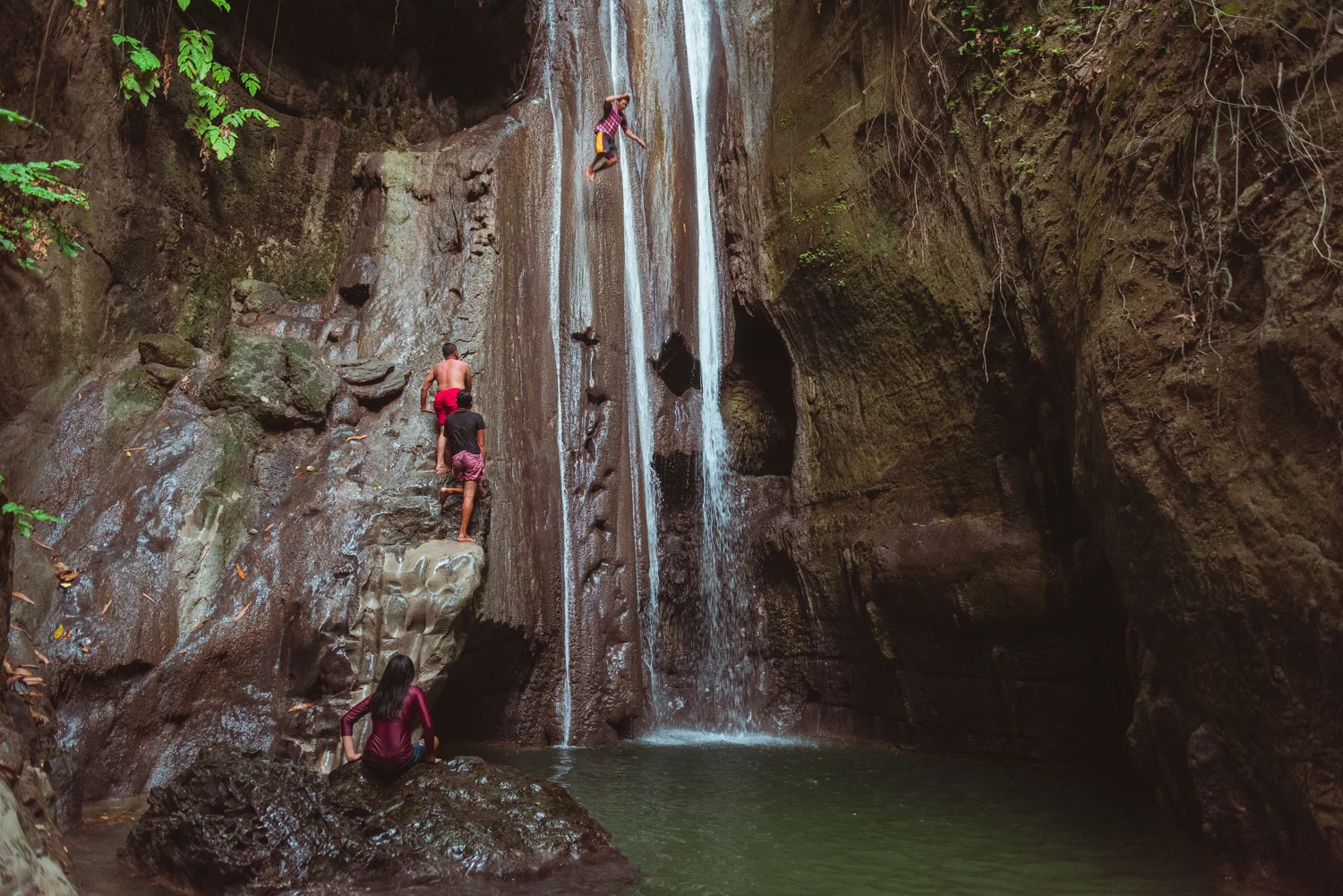 Binalay Hidden Falls, Samboan, Cebu, Philippines. Photo: Brad Chilby (https://chilby.com.au), ©www.thingstodot.com.