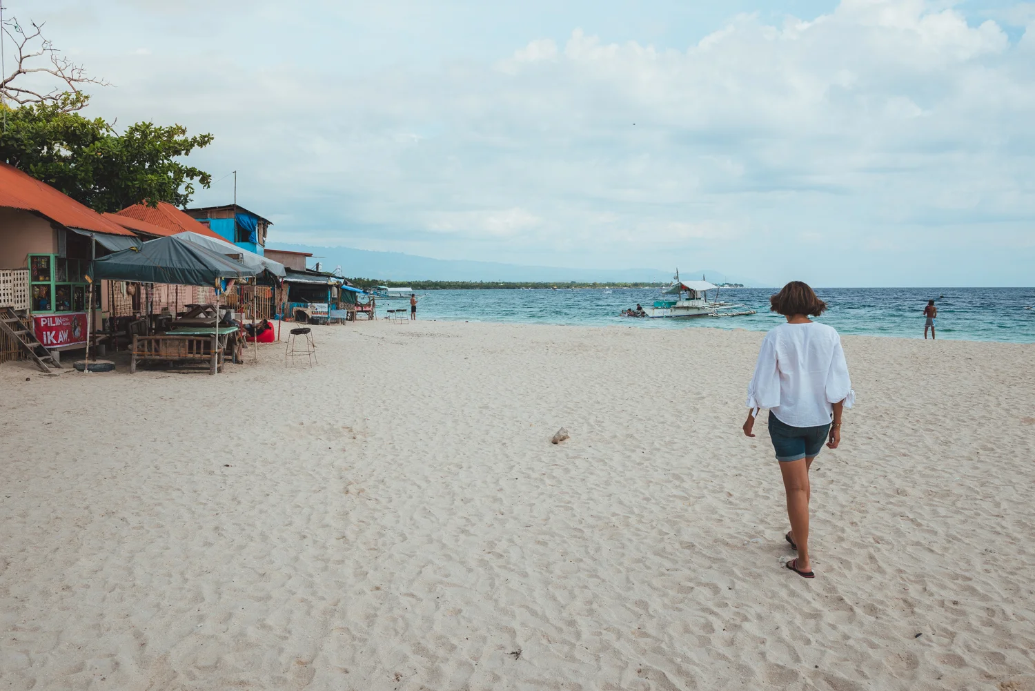 White Beach, Moalboal, Philippines. Photo: Brad Chilby (https://chilby.com.au/). Photo©www.thingstodot.com.