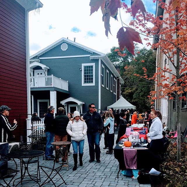 Sloatsburg Chamber Block Party held on Sunday October 21 was fun! People perused the vendors along  the Village Walk in between The Village Blend and bike barn. #sloatsburgny #sloatsburgchamberofcommerce #blockparty #exploreharriman #thevillageblend