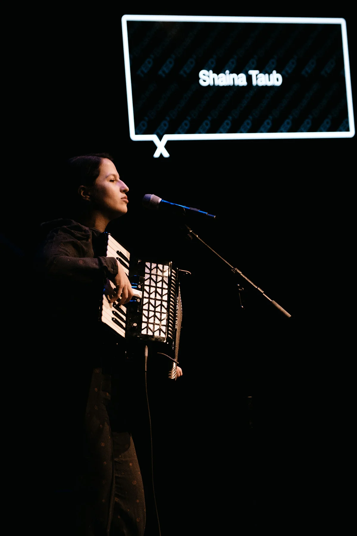 Experience Shaina Taub's Awesome Performance