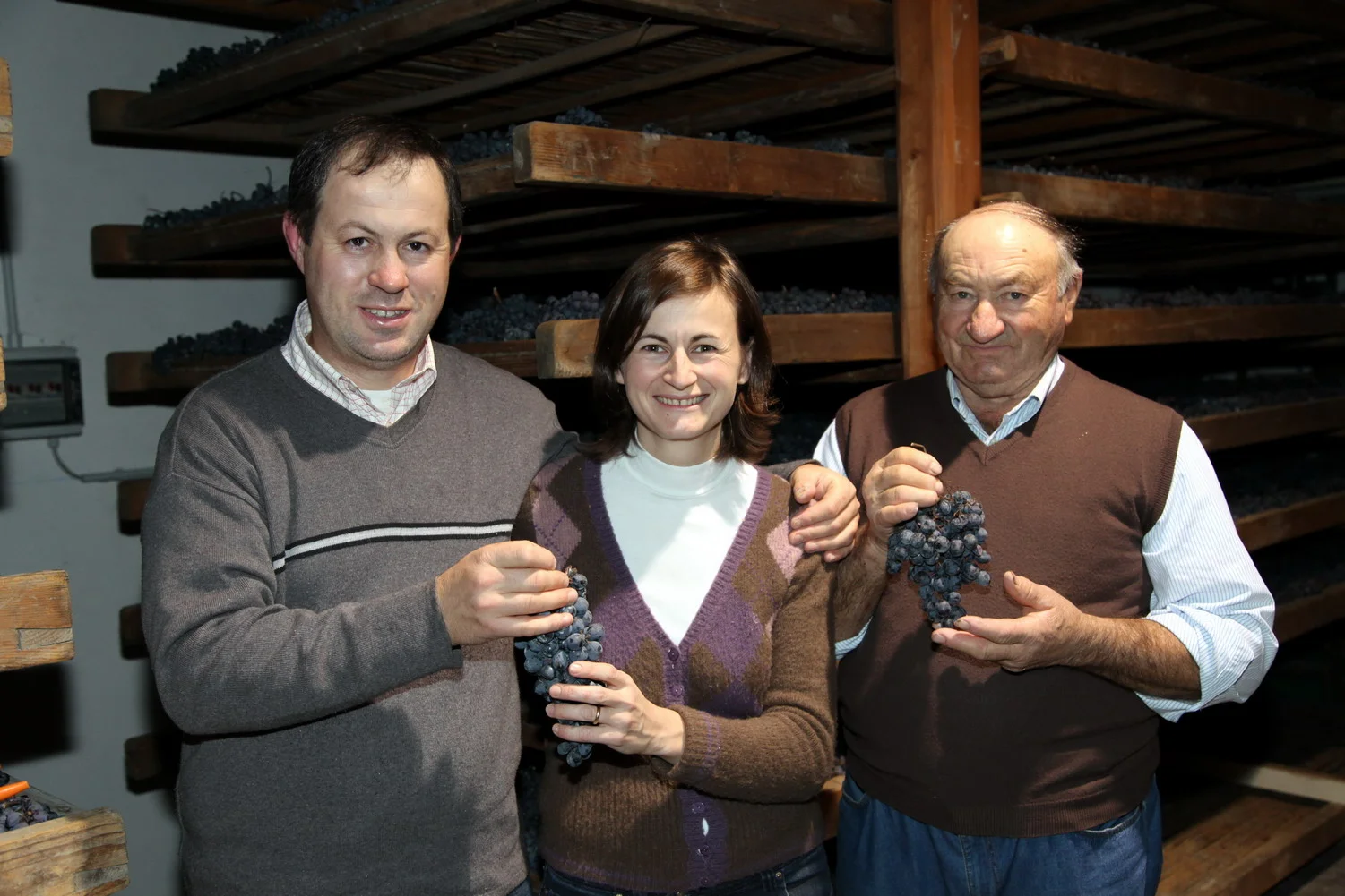 Da sinistra, Fabio, Chiara e Giuseppe Tezza