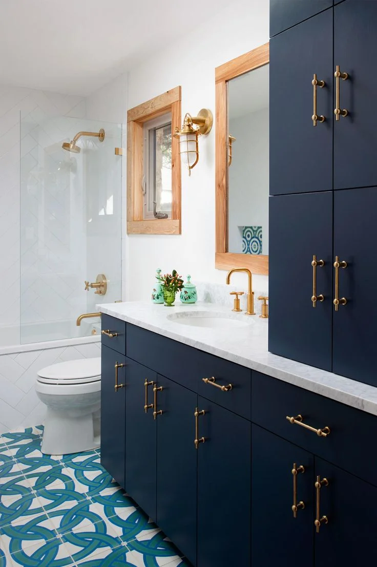 ea68492a63b85f73e5745412378f07b2--bathroom-vanities-bathroom-ideas.jpg