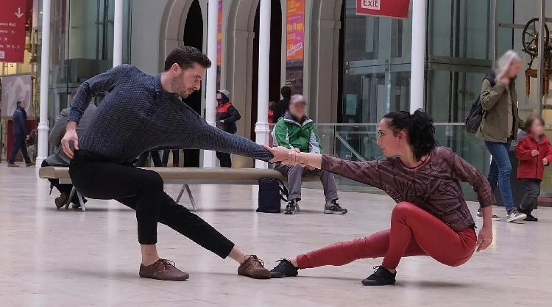 Photo of POP-UP Duet dancers Joanne Pirrie & Al Garo by Roy Campbell-Moore 