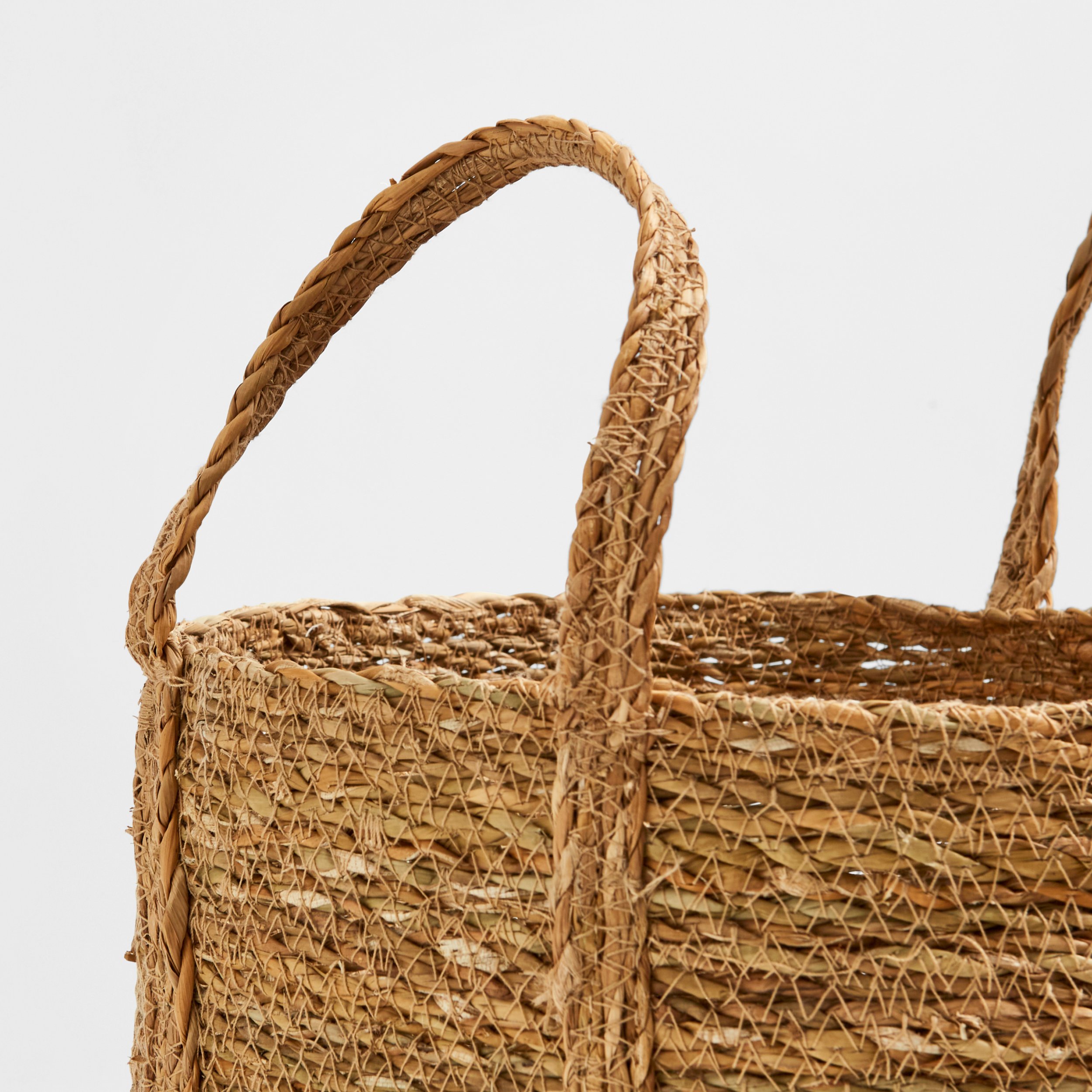 Napa-Home-and-Garden-Seagrass-Round-Baskets-with-Long-Handles-Set-of-3-Seagrass_Final_3.jpg
