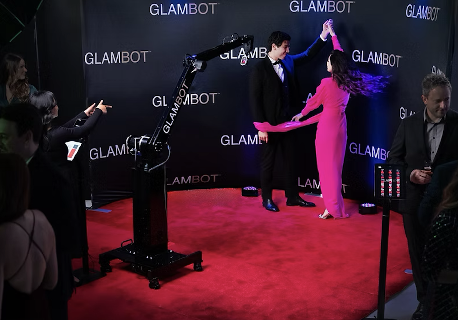 glambot-video-photo-booth-rental.png