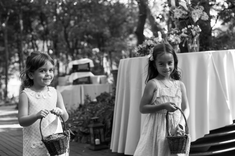 Flower girls walking down aisle at Scout Rock wedding
