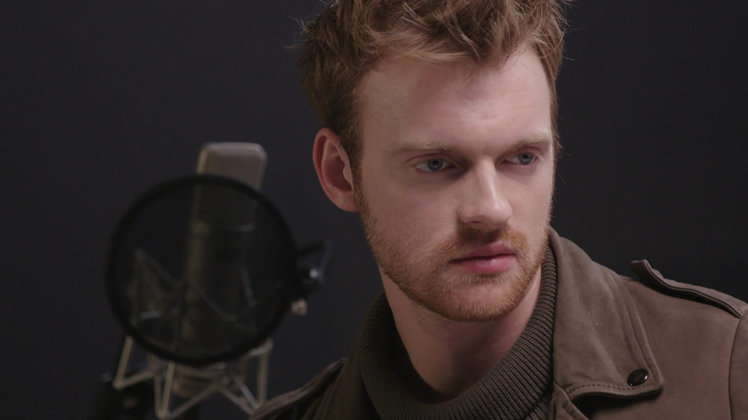 PF_PFO_03_003_BREAKTHROUGHS_FINNEAS_Video_Still_007.jpg