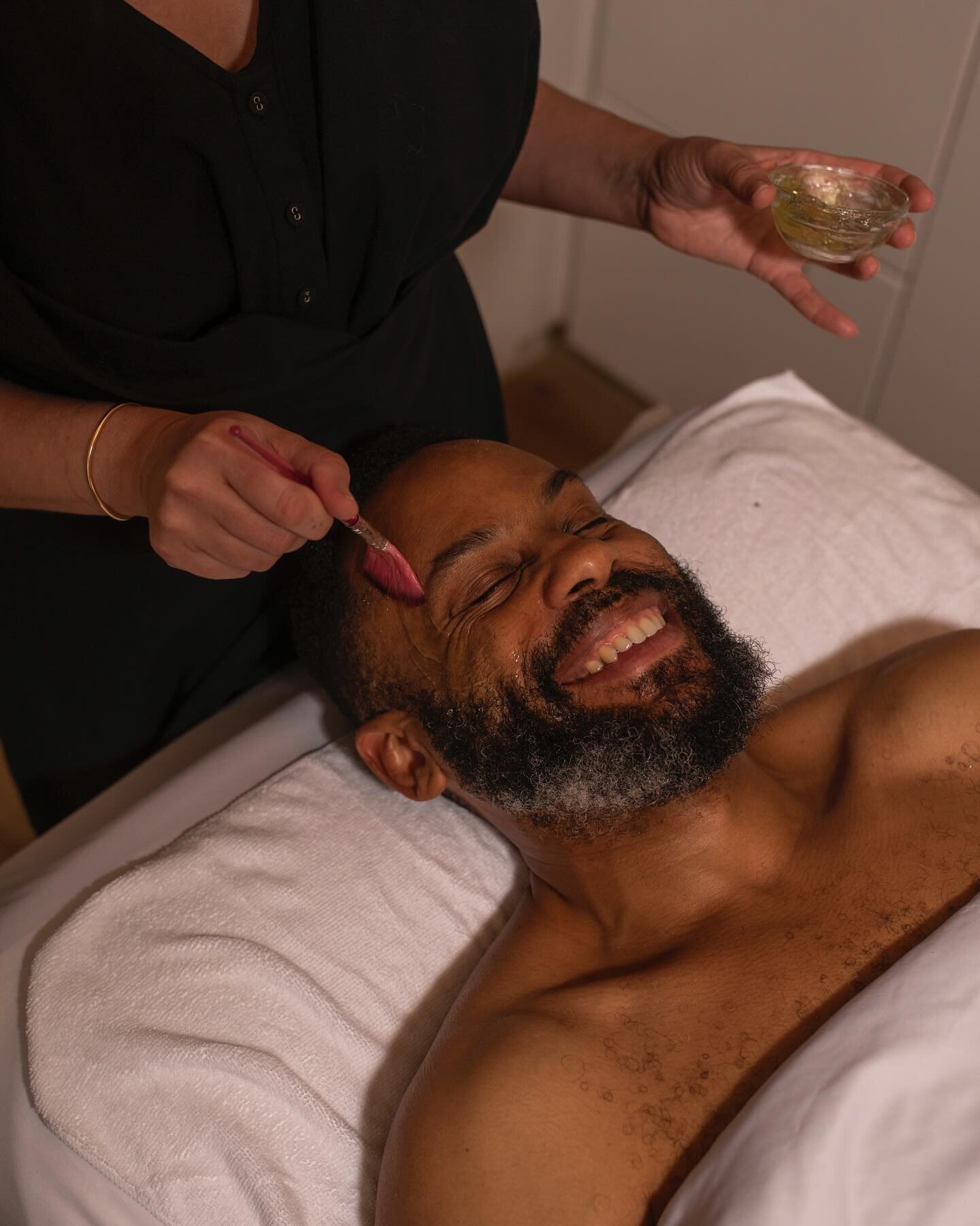 When you feel good, you work better 💆&zwj;♀️💆&zwj;♂️ That&rsquo;s why we&rsquo;ve teamed up with our neighbors @cakeskincare to give Cloud Room members 20% off all services! #treatyourself