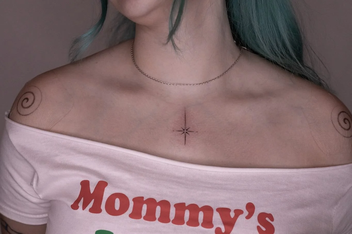 ✨ @madelinetheperson 
.
.
.
.
.
.

#FineLineTattoo #SingleNeedleTattoo #GradientTattoo
#SoftShadingTattoo #DelicateTattoo #MinimalInk
#TattooGradient #FineLineWork #MicroTattooArt
#SubtleTattoos #TattooTexture #GradientShading
#FineLineArtists #InkGr