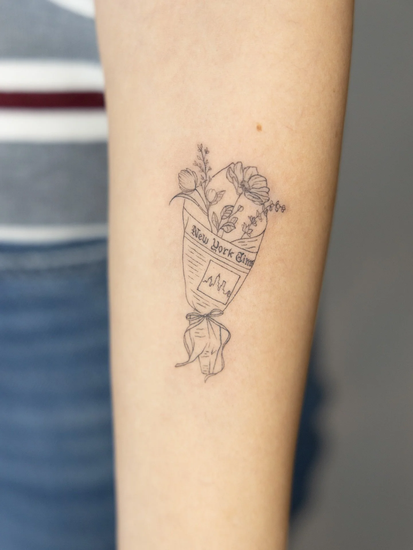 New York Times x Flower Bouquet tattoo I did for a lovely client of mine. It always feels good to make such delicate bouquet designs 😌💕

Done at @nicetattooparlor 

Bookings are open for December and January 💌 DM me or click the link in my bio 

#