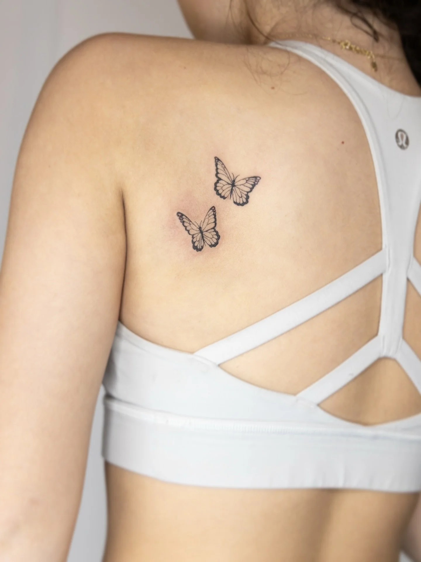 First tattoo I did for my lovely client Stacey. I loved collaborating with her on all aspects of the design in order to reach that perfect first tattoo for her 🦋

Done at @nicetattooparlor 

Bookings are open for December and January 💌

#fineline #