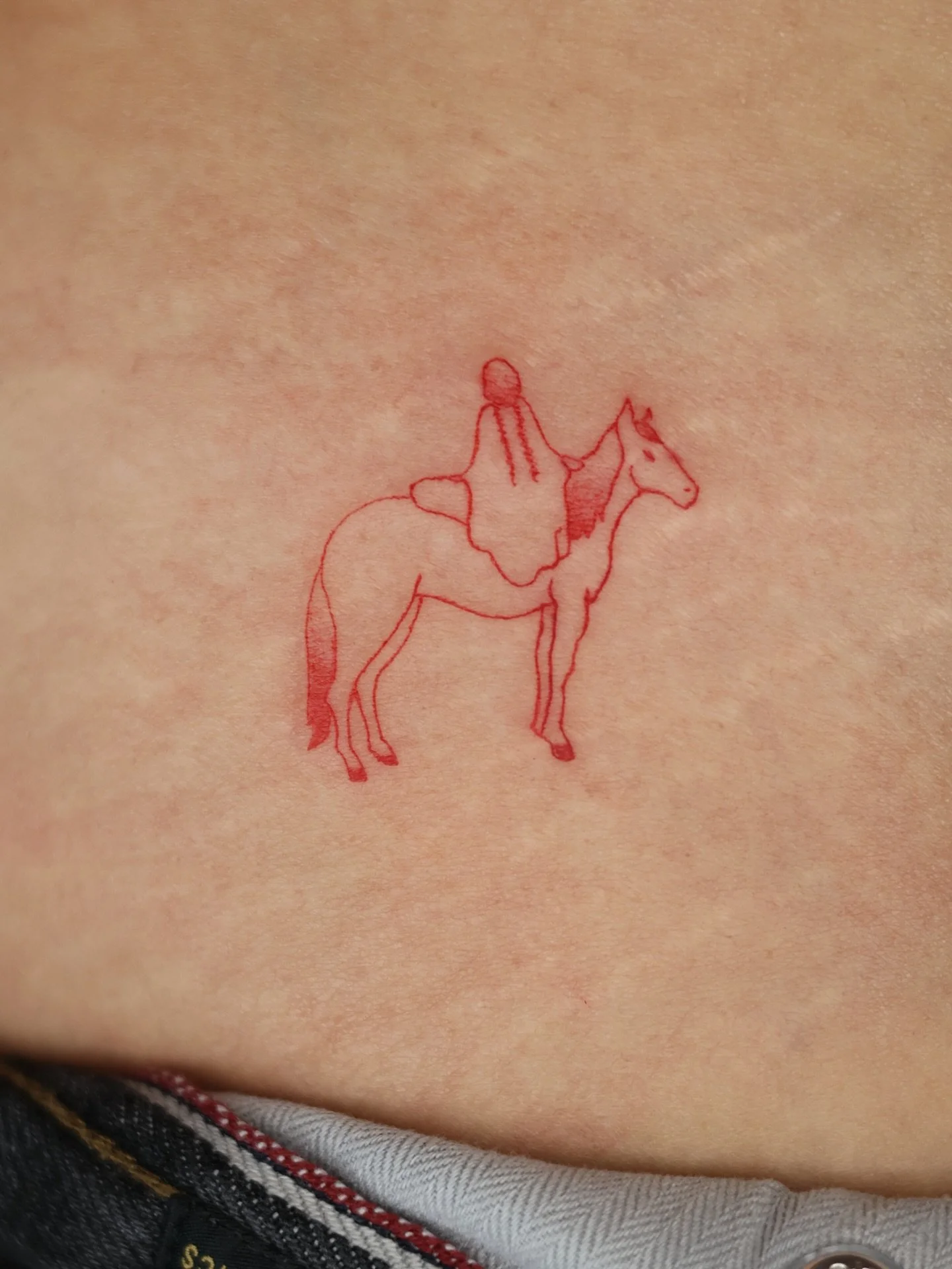 Fineline red ink tattoo for my client Jessica ❤️

So cute, tiny, and full of love 😌

Done at @nicetattooparlor 

Booking for December and January 💌 DM or click the link in my bio 

#fineline #finelinetattoo #finelinetattooartist #nyctattoo #nyctatt