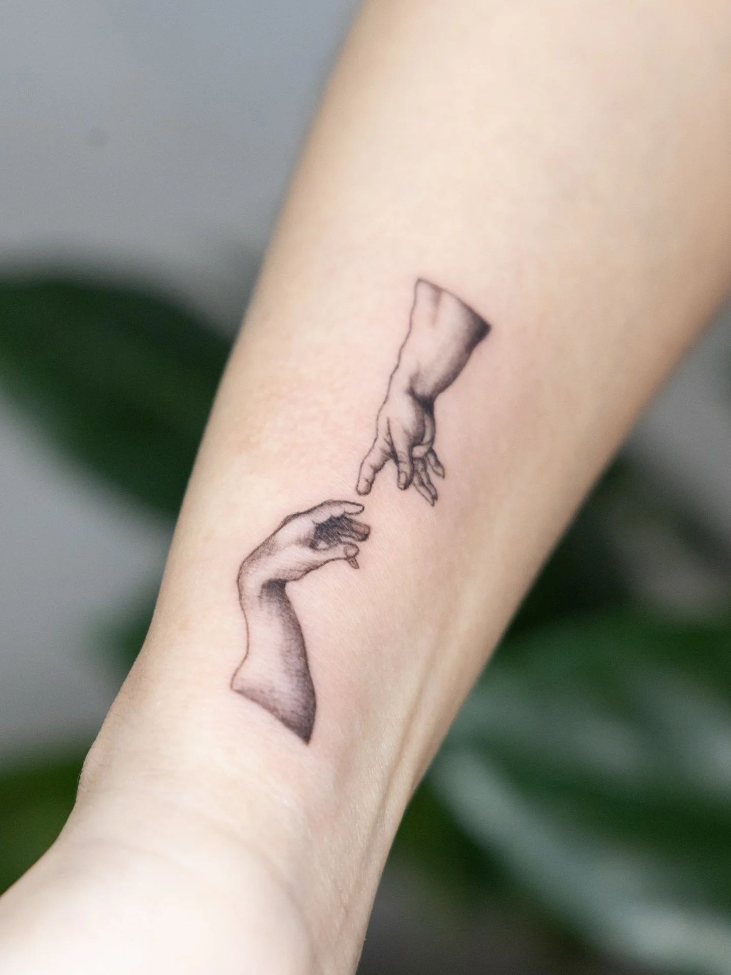 The Creation of Adam for @natleanza Thank you so much for coming around and the amazing conversation. 

I always love conversing with my clients while I tattoo them. Turns out we graduated the same art school and were taught by the same professors ev