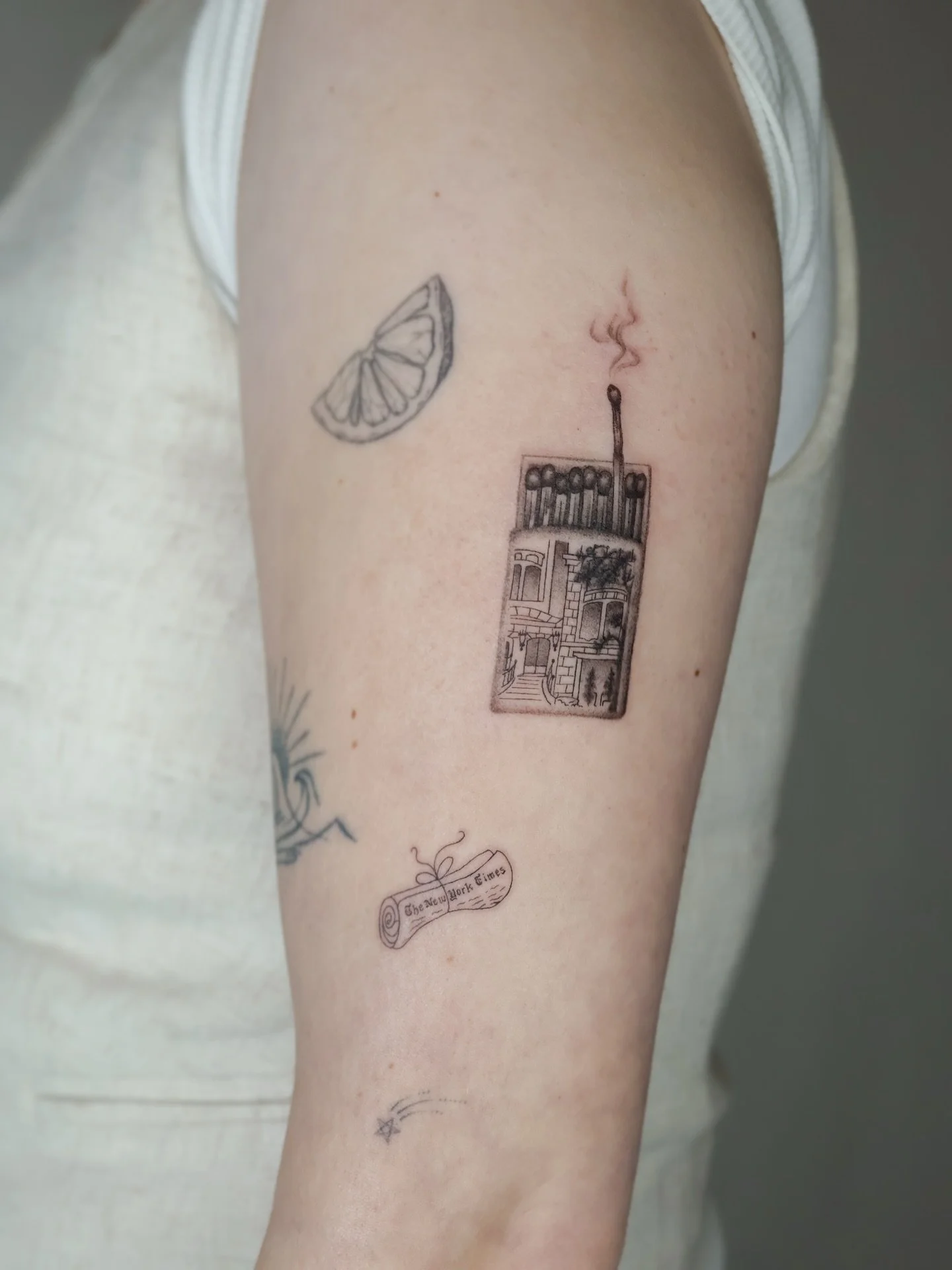 A subtle reminder of the best city in the world&hellip; 

Custom microrealism/illustrative matchbox and fineline newspaper for my client Anna. It was an absolutely wonderful experience talking to her about her experiences and the meaning behind these