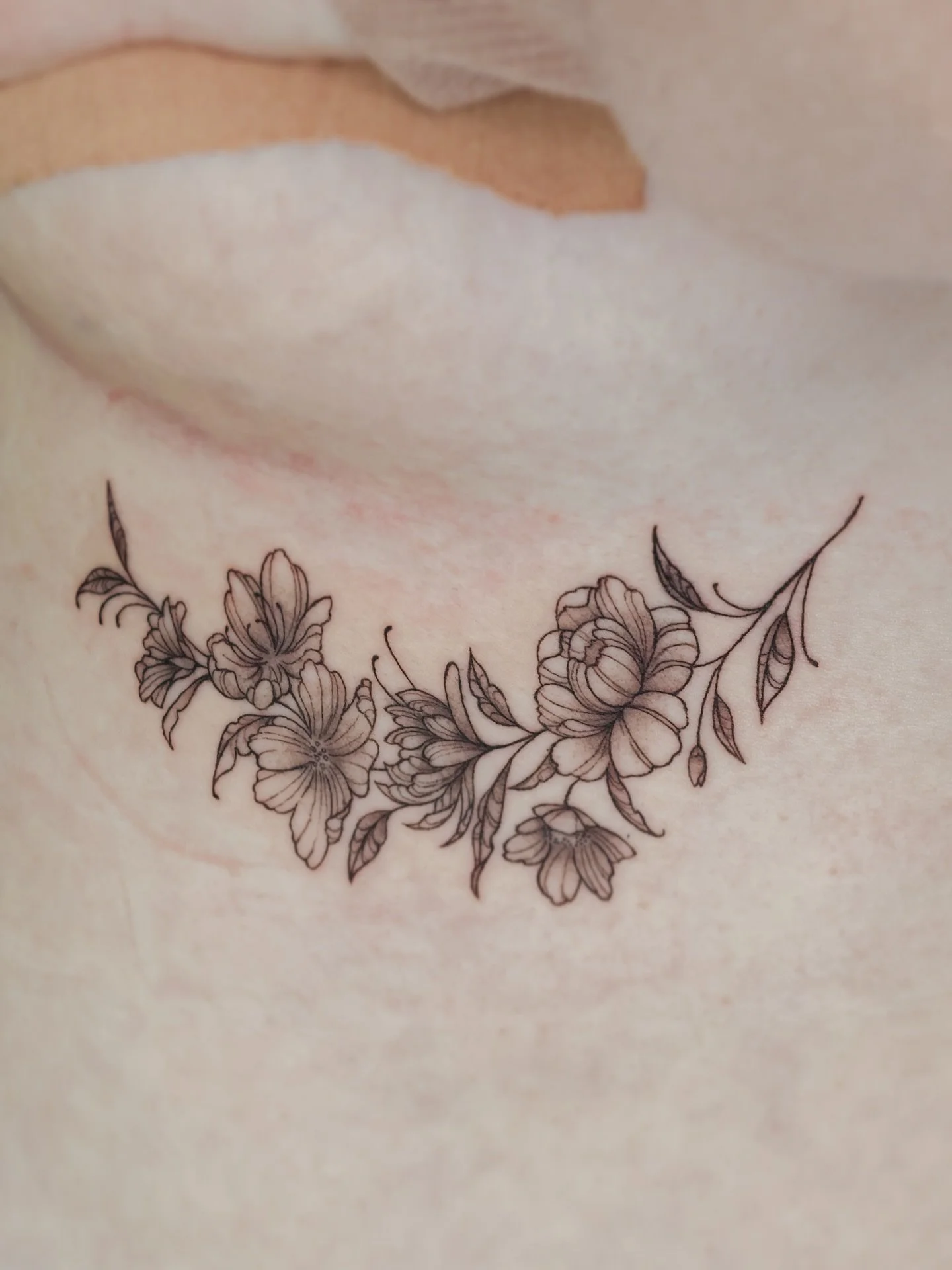 A dream come true ✨ Floral piece for a dear client - she had been planning this piece since highschool. I&rsquo;m extremely honored that I&rsquo;m the one who brought her dream to life 🌱

Done at @nicetattooparlor with @yesneedle 

#finelinetattoo #