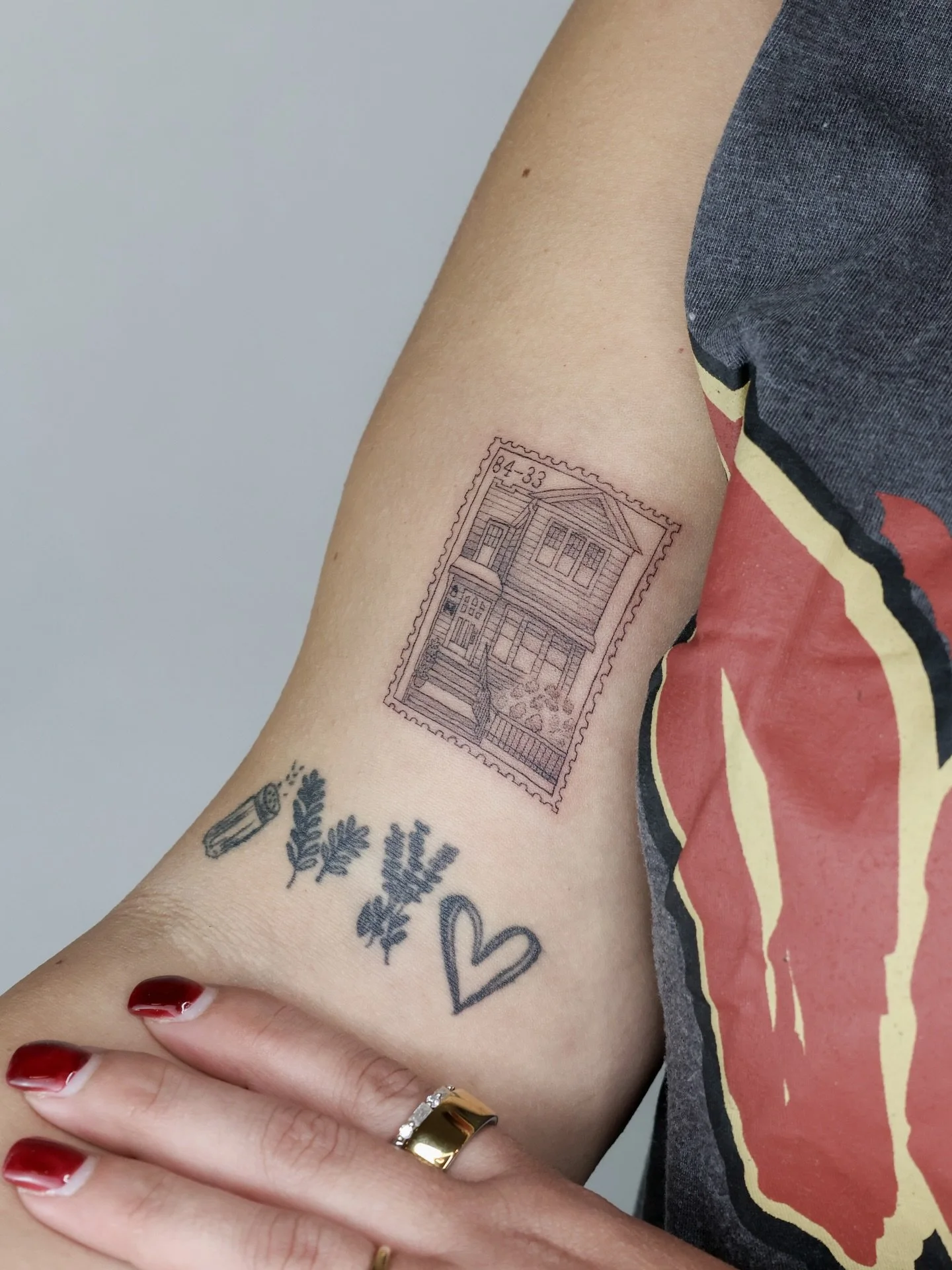 Home sweet home 🏡 With everything line and detail, I hope to capture those delightful memories of days past 

Fineline stamp done at @nicetattooparlor with @yesneedle 

Dm or click the link in my bio for booking 💌

#fineline #finelinetattoo #fineli