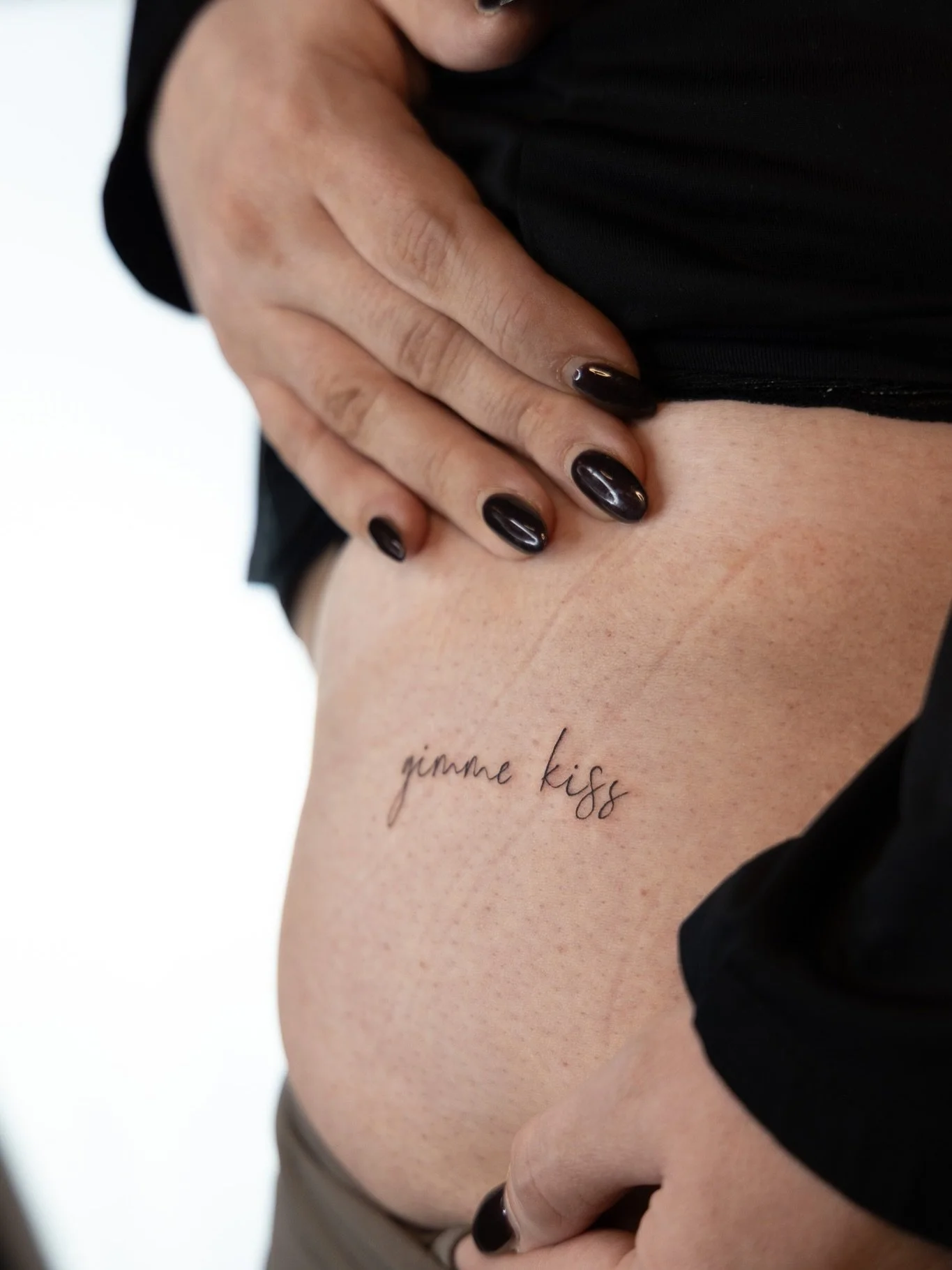 Fine lines for @kendrabusbee  and @chelsea_lu_d 💗 done at @nicetattooparlor using @yesneedle