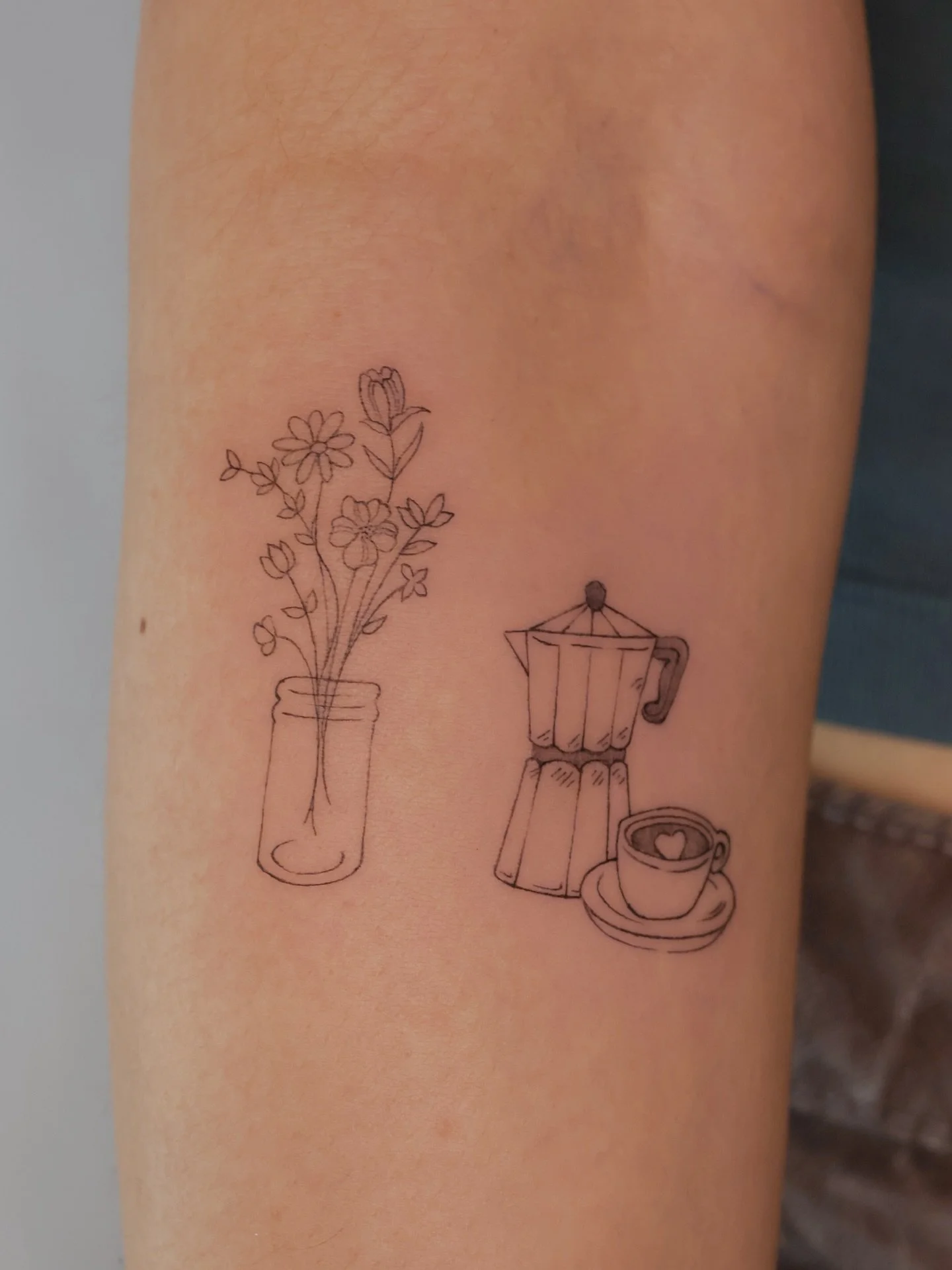 Hello again☕️💐

A typical latino house set up - Flowers in a jar, a greca, and some freshly brewed coffee. Nostalgic yet timeless. Now forever remembered on my client&rsquo;s skin.

Done at @nicetattooparlor 

Bookings are open for May and June🤍 DM