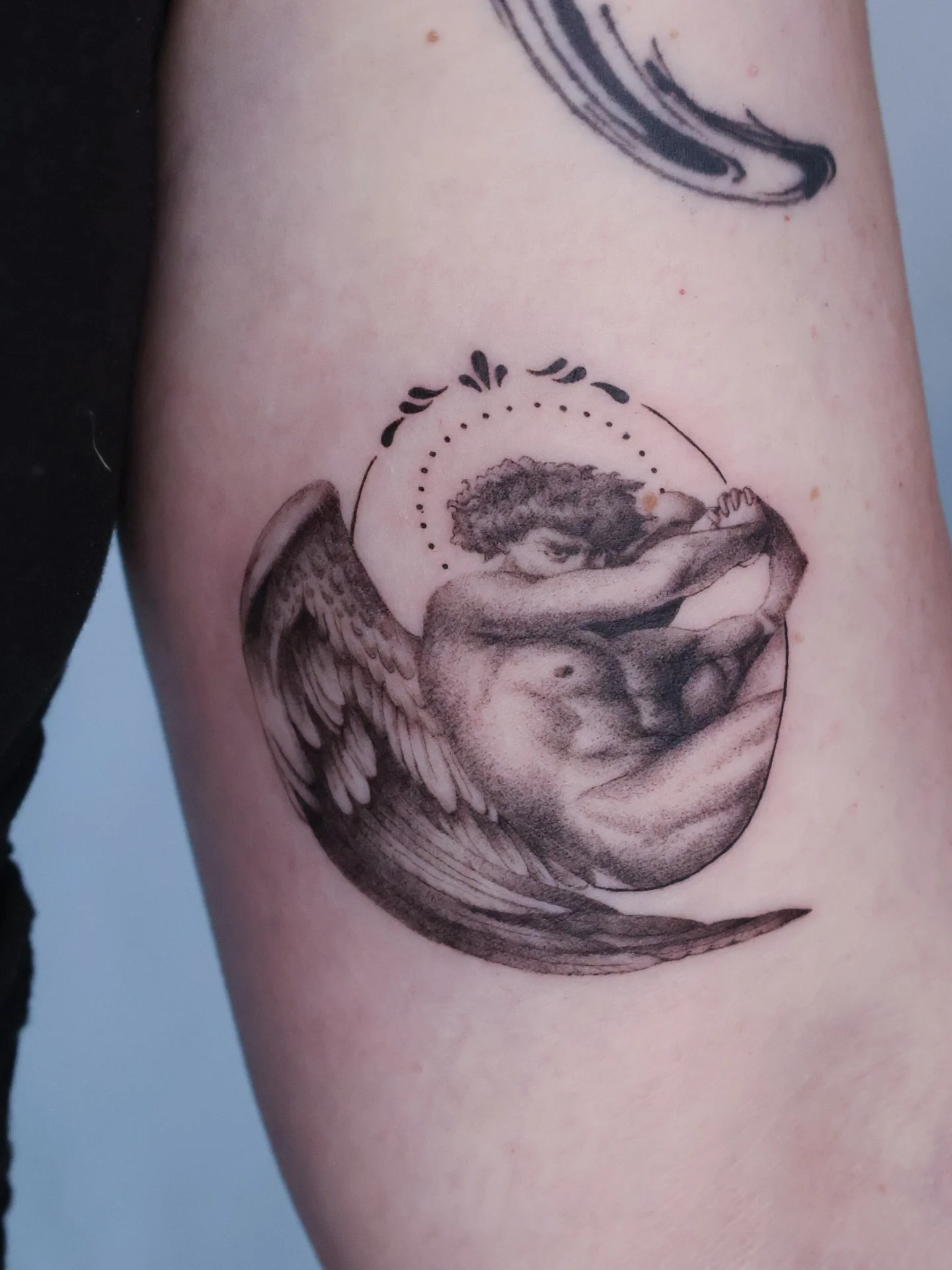 The Fallen Angel by Alexandre Cabanel - A delicate yet powerful piece. A work that transcends generations and times. And that same legacy, now forever recorded on a new canvas.

Done at @nicetattooparlor with @yesneedle 

Bookings are open for May an