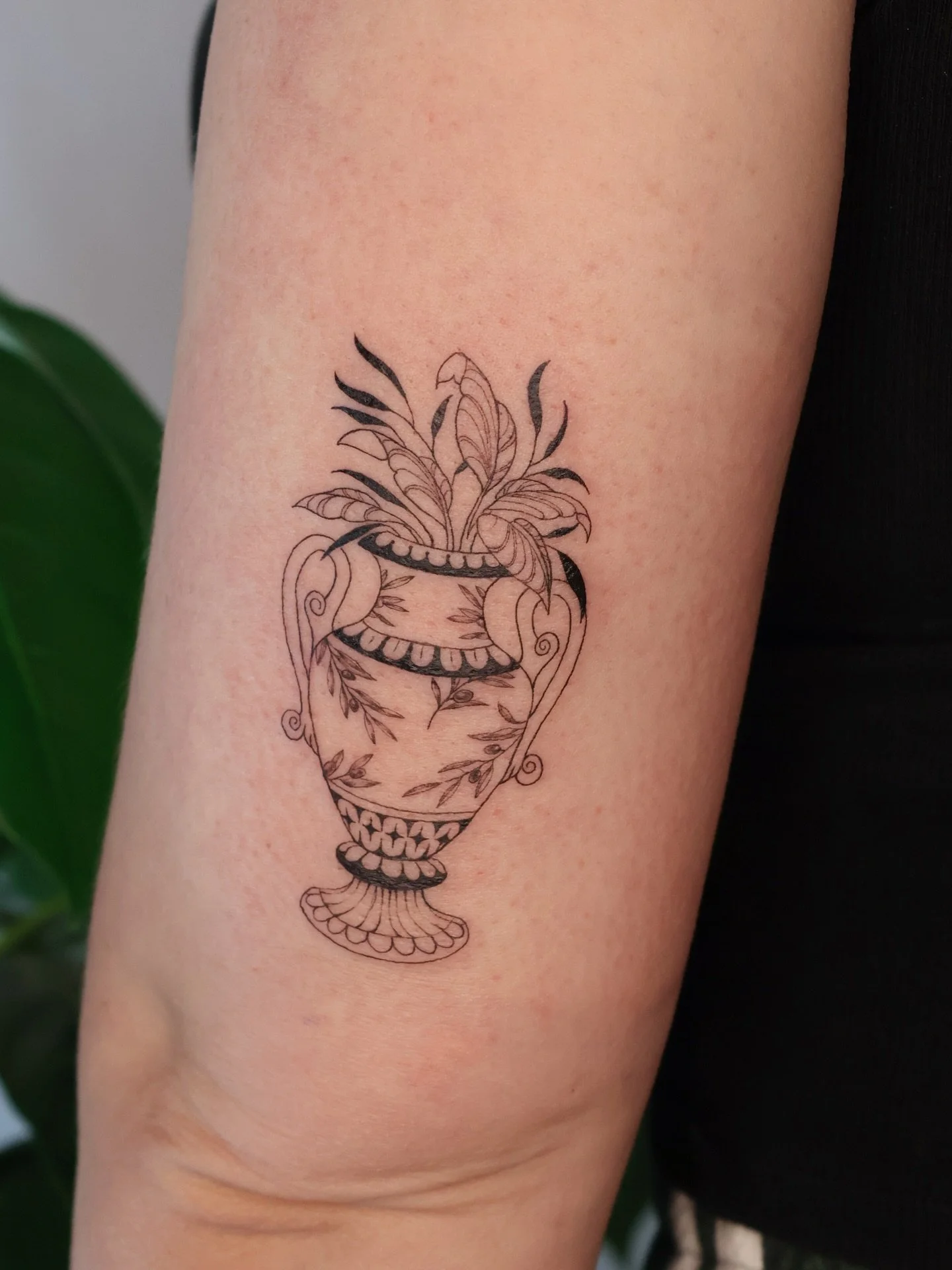 A subtle memorial peace - a nod to greek heritage and family 

Done at @nicetattooparlor with @yesneedle 

Bookings are open for May and June 🤍 DM or click the link in my bio to secure your spot

#finelinetattoo #fineline #finelinetattooartist #nyct